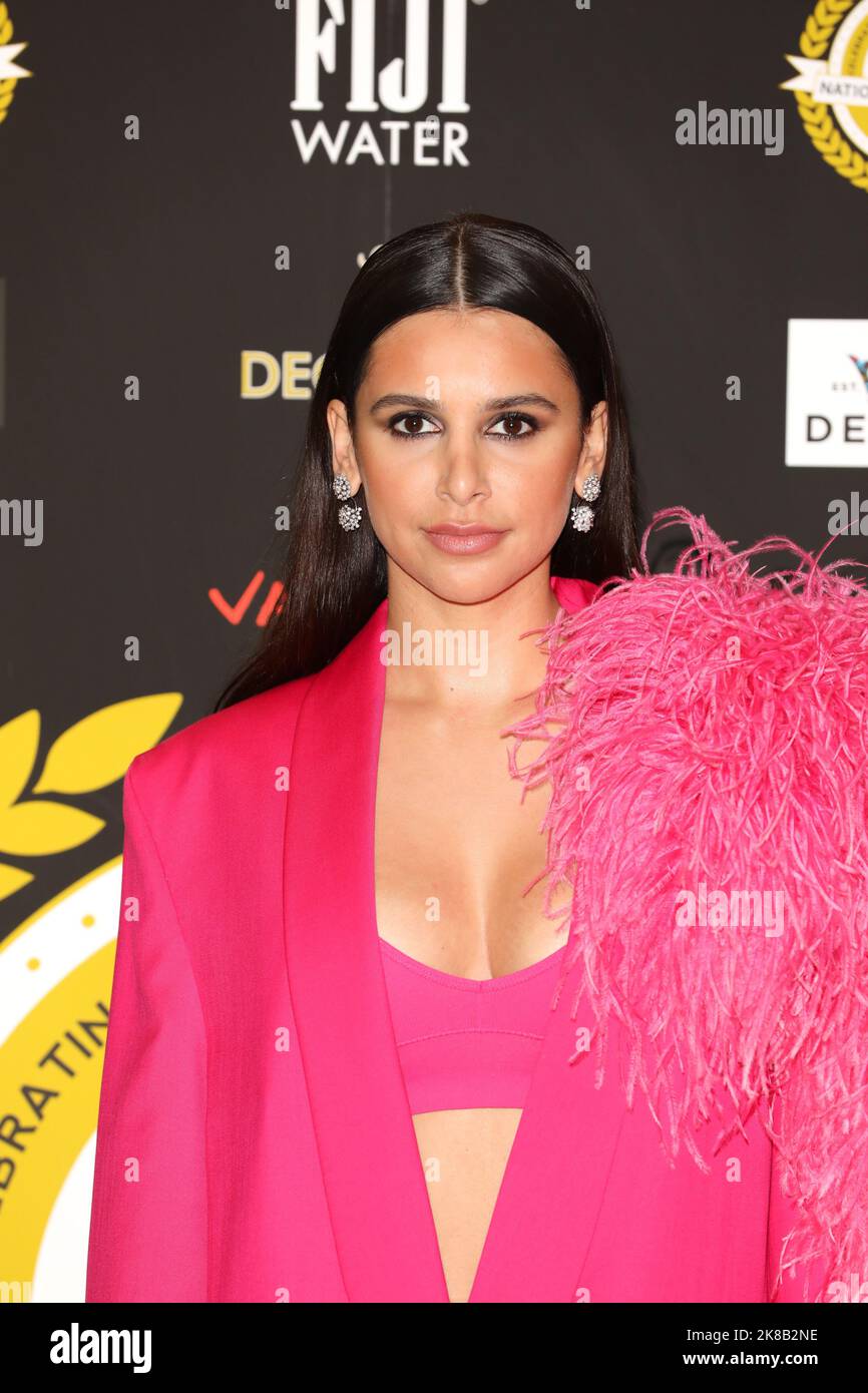 Le Paige Sandhu d'Emmerdale ne semble pas reconnaissable avec sa tenue rose et ses yeux fumkey lors des National film Awards au Porchester Hall de Londres. Banque D'Images