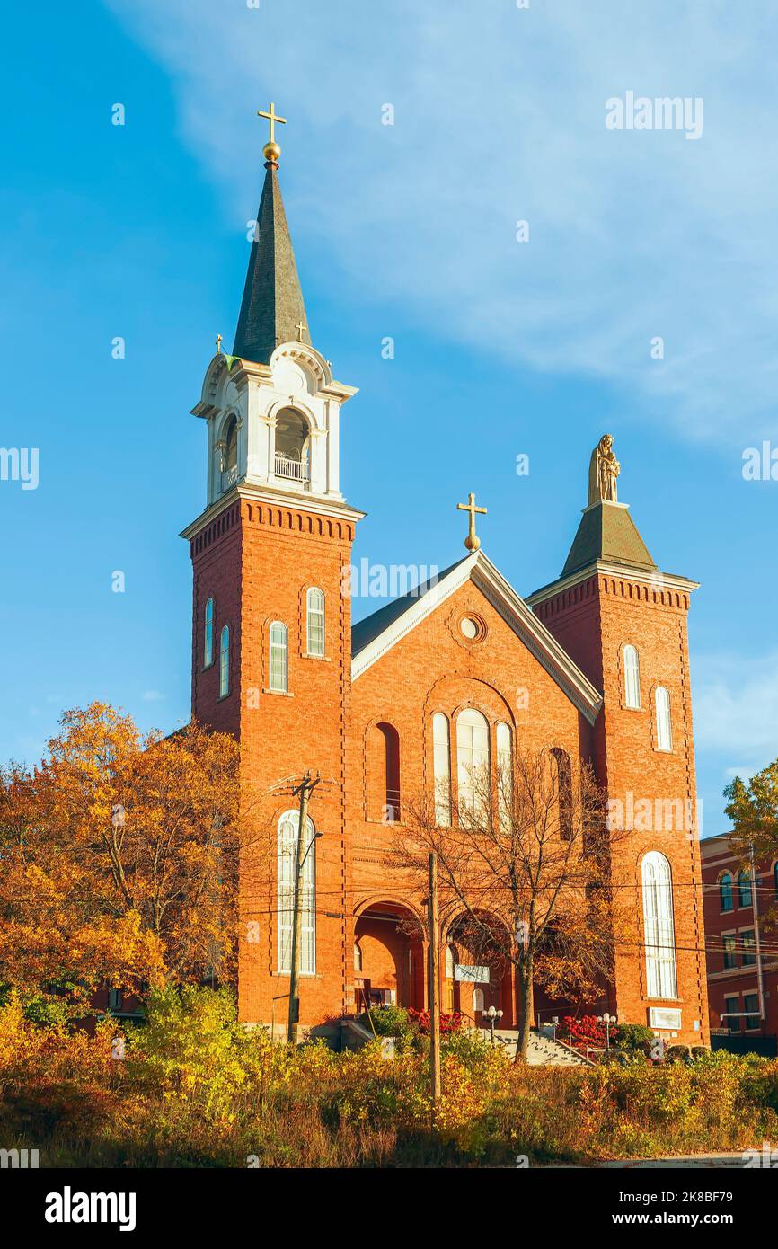 Berlin. New Hampshire. Etats-Unis - 04 octobre 2022 - Église Sainte-Anne de la paroisse de bon Berger Banque D'Images Berlin. New Hampshire. Etats-Unis - 04 octobre 2022 - Église Sainte-Anne de la paroisse de bon Berger Banque D'Images