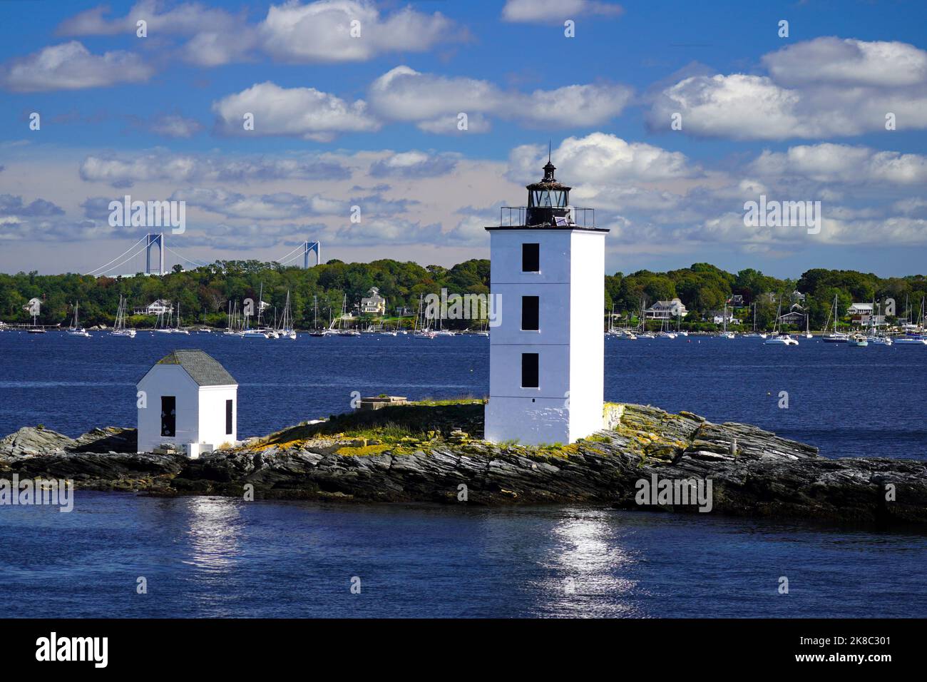 Phare historique de l'île Dutch dans la baie de Narragansett, Rhode Island Banque D'Images