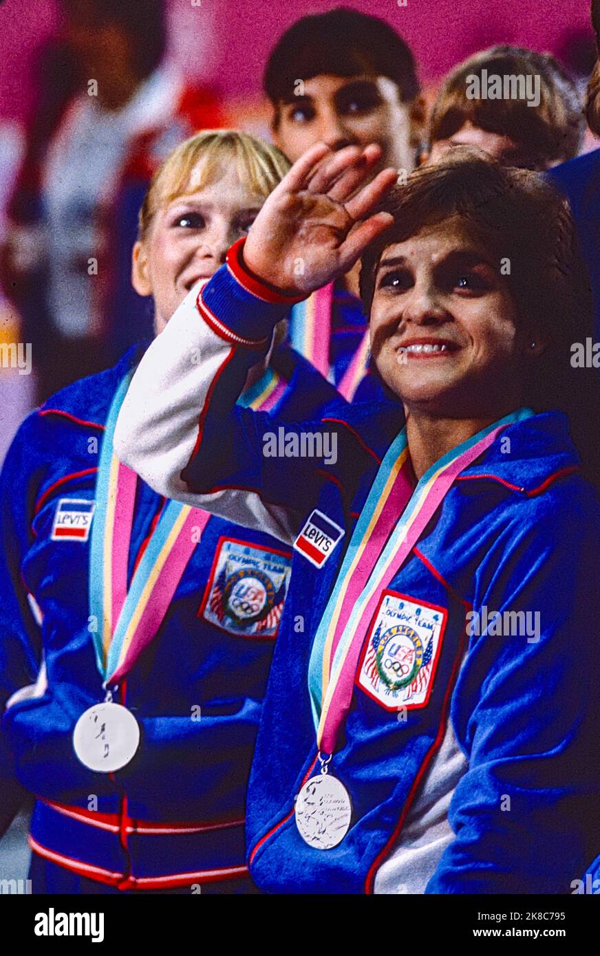 Mary Lou Retton (États-Unis) participe aux Jeux olympiques de 1984. Banque D'Images