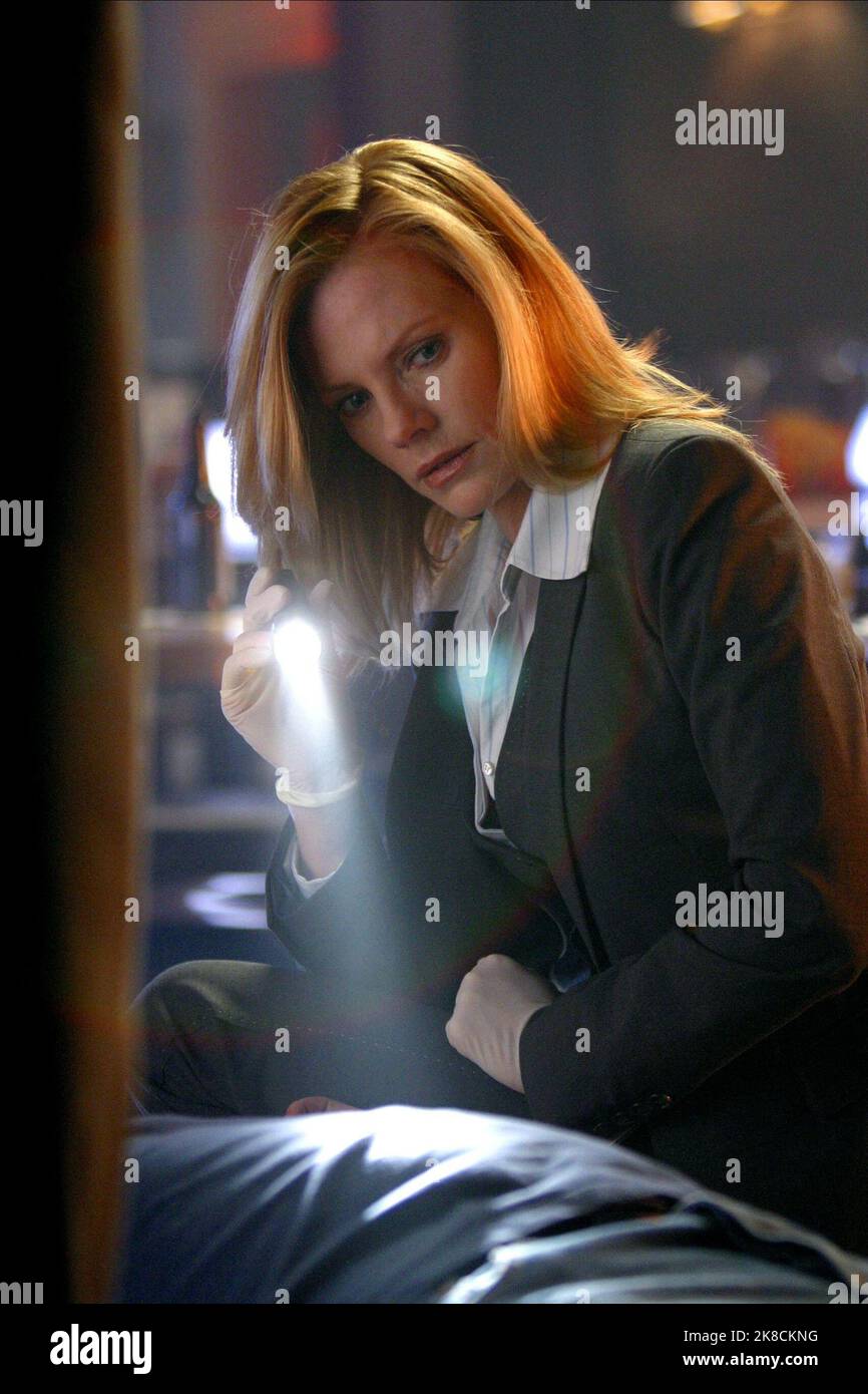 Marg Helgenberger Television: CSI: Crime Scene Investigation; C.S.I.: Crime Scene Investigation (TV-Serie) USA/CAN 2000-2015, / Alter Titel: 'CSI - Las Vegas' 06 octobre 2000 **AVERTISSEMENT** cette photographie est destinée à un usage éditorial exclusif et est protégée par les droits d'auteur de CBS et/ou du photographe attribué par la société film ou production et ne peut être reproduite que par des publications dans le cadre de la promotion du film ci-dessus. Un crédit obligatoire pour CBS est requis. Le photographe doit également être crédité lorsqu'il est connu. Aucune utilisation commerciale ne peut être accordée sans l'autorisation écrite de la Société du film. Banque D'Images