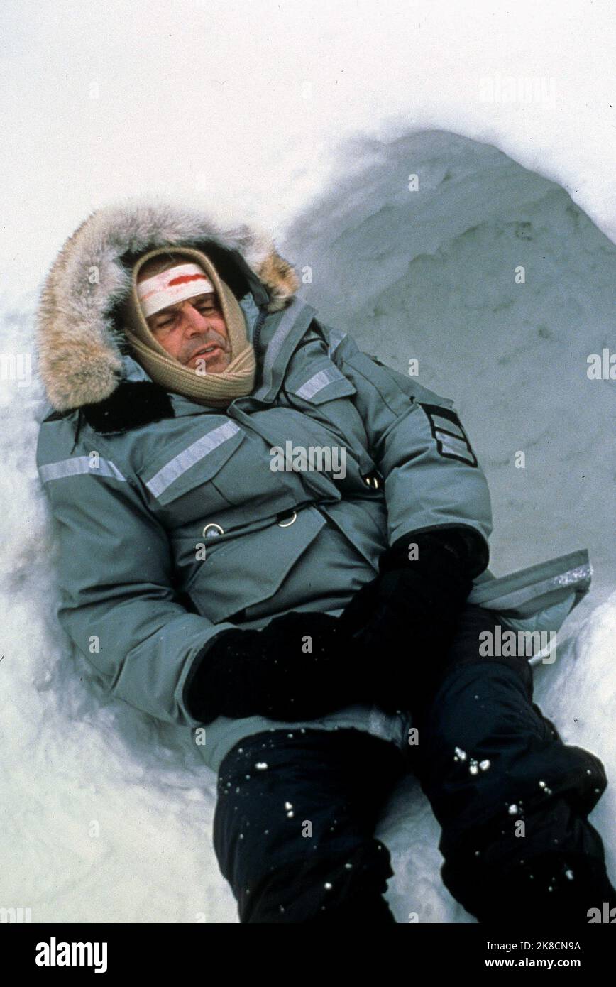 William Devane film: Miracle on the Mountain: The Kincaid Family Story (2000) personnages: Tom Kincaid Directeur: Michael Switzer 26 avril 2000 **AVERTISSEMENT** cette photographie est à usage éditorial exclusif et est le copyright de COLUMBIA TRISTAR et/ou le photographe assigné par la Société de film ou de production et ne peut être reproduite que par des publications dans le cadre de la promotion du film ci-dessus. Un crédit obligatoire pour COLUMBIA TRISTAR est requis. Le photographe doit également être crédité lorsqu'il est connu. Aucune utilisation commerciale ne peut être accordée sans l'autorisation écrite de la Société du film. Banque D'Images William Devane film: Miracle on the Mountain: The Kincaid Family Story (2000) personnages: Tom Kincaid Directeur: Michael Switzer 26 avril 2000 **AVERTISSEMENT** cette photographie est à usage éditorial exclusif et est le copyright de COLUMBIA TRISTAR et/ou le photographe assigné par la Société de film ou de production et ne peut être reproduite que par des publications dans le cadre de la promotion du film ci-dessus. Un crédit obligatoire pour COLUMBIA TRISTAR est requis. Le photographe doit également être crédité lorsqu'il est connu. Aucune utilisation commerciale ne peut être accordée sans l'autorisation écrite de la Société du film. Banque D'Images