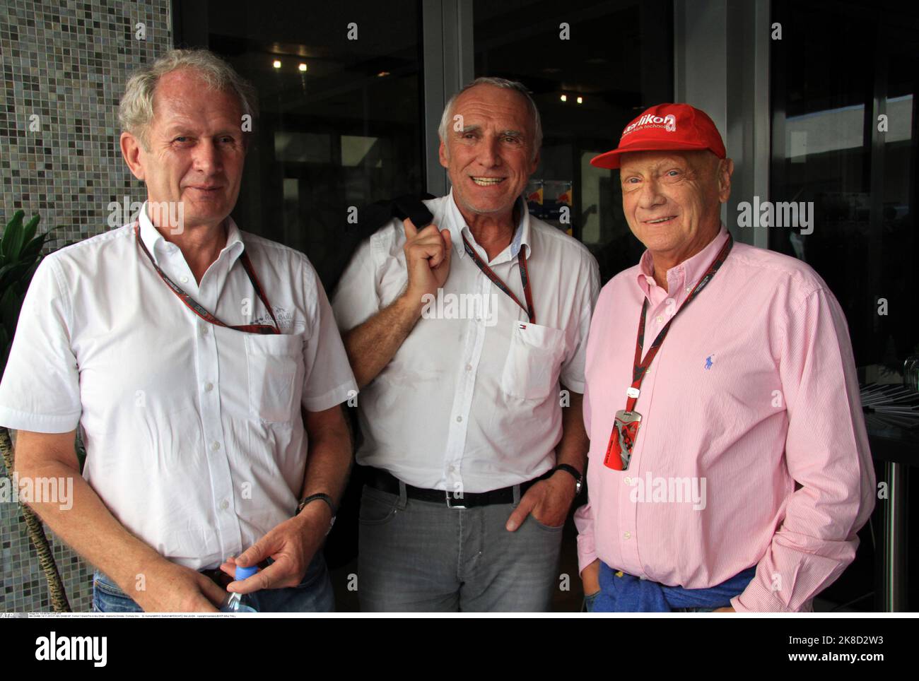 ABU DHABI, 14.11.2010 F1 ABU DHABI GP, Formel Grand Prix 1 à Abu Dhabi - Arabische émirat - Formule 1 - Dr. Helmut MARKO, Dietrich MATESCHITZ, Niki LAUDA - copyright obligatoire © ATP Arthur THILL (Arthur THILL/ATP/SPP) crédit: SPP Sport Press photo. /Alamy Live News Banque D'Images