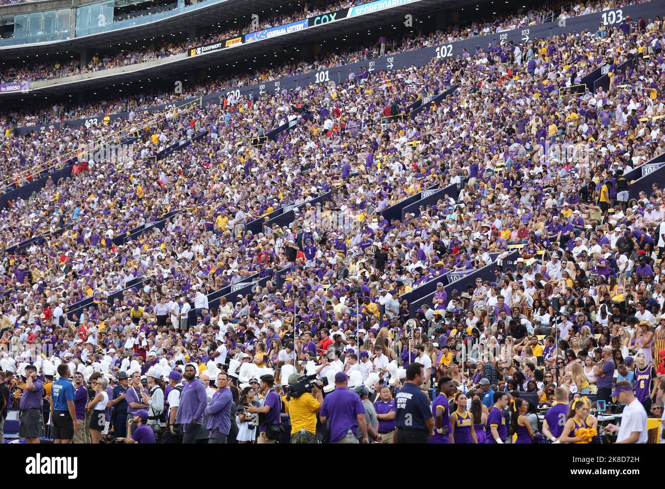 Baton Rouge, États-Unis. 22nd octobre 2022. Les fans des LSU Tigers sont présents lors d'un match de football universitaire au Tiger Stadium de bâton Rouge, Louisiane, samedi, 22 octobre 2022. (Photo de Peter G. Forest/Sipa USA) crédit: SIPA USA/Alay Live News Banque D'Images