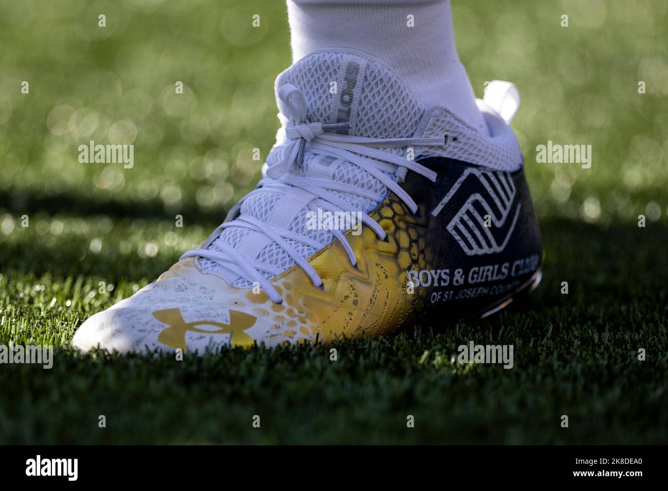 South Bend, Indiana, États-Unis. 22nd octobre 2022. Ma cause, mes crampons pour Boys and Girls Club pendant la prépartie du match de football NCAA entre les rebelles de l'UNLV et les notre Dame combattant irlandais au stade notre Dame de South Bend, Indiana. Notre Dame défait l'UNLV 44-21. John Mersiits/CSM/Alamy Live News Banque D'Images