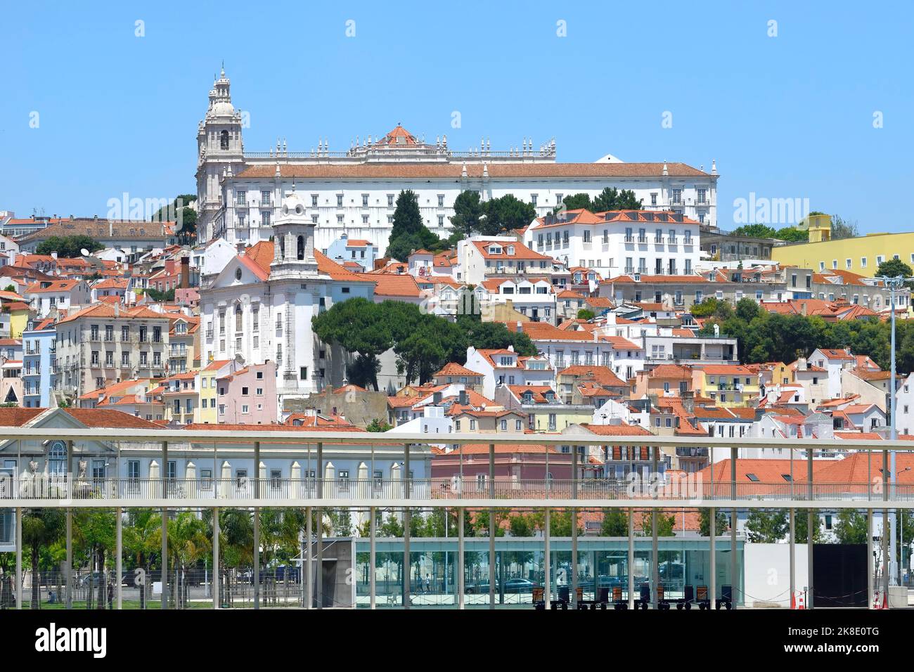 Monastère de Sao Vincente de Fora vu du Tage, Alfama, Lisbonne, Portugal Banque D'Images