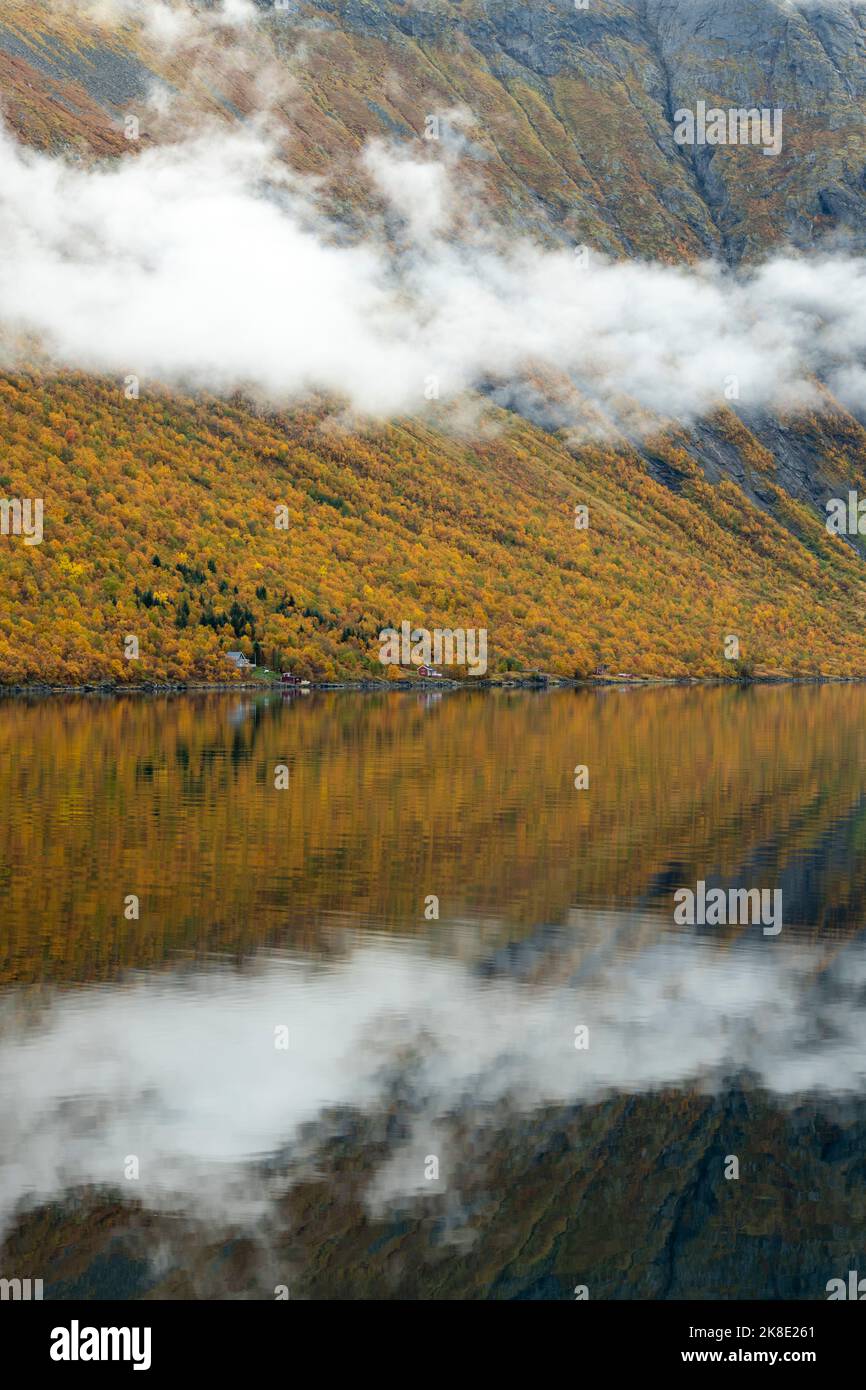 Gryllefjord à la saison de l'Autumnn, île de Senja, Norvège Banque D'Images