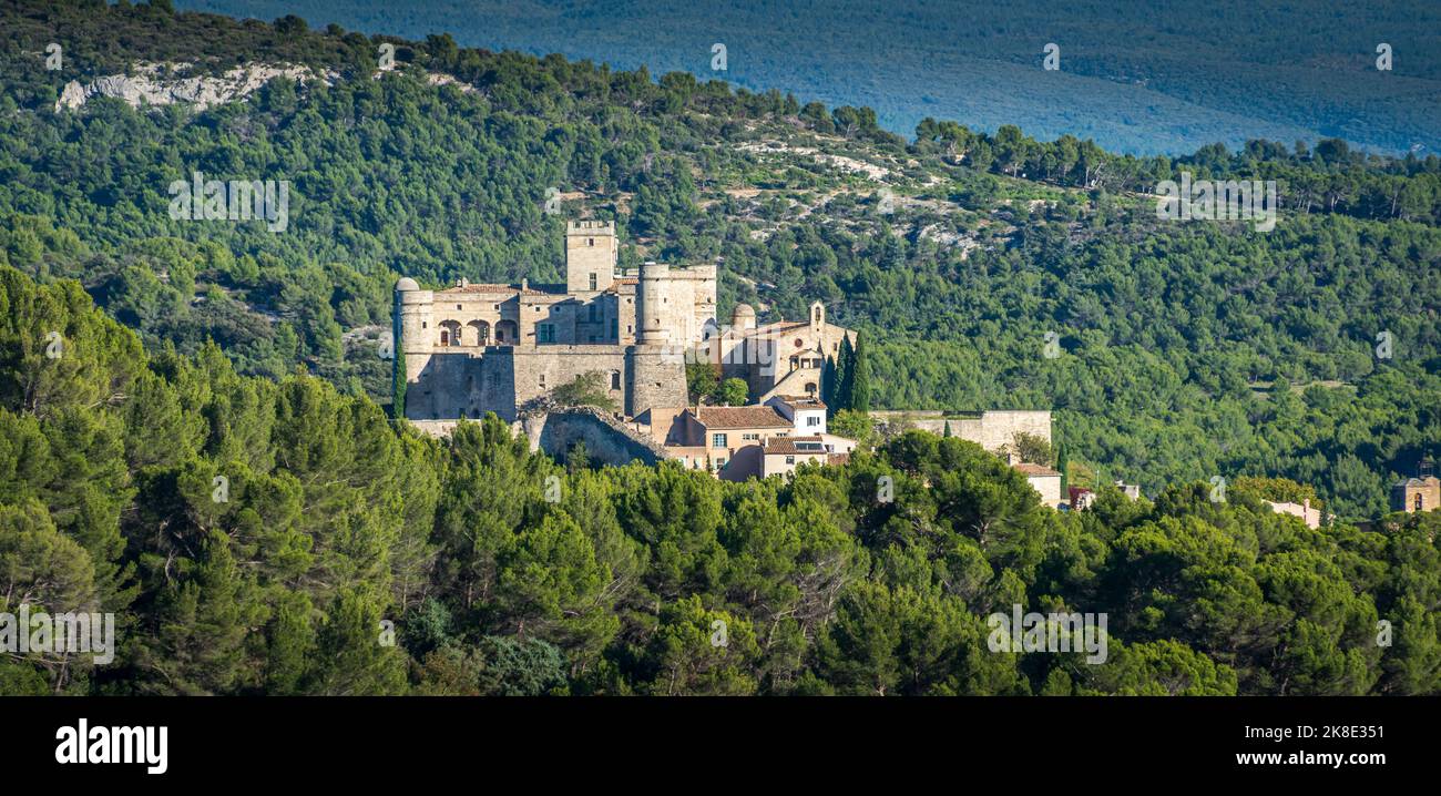 La belle ville médiévale du Barroux, vaucluse, Provence, France Banque D'Images