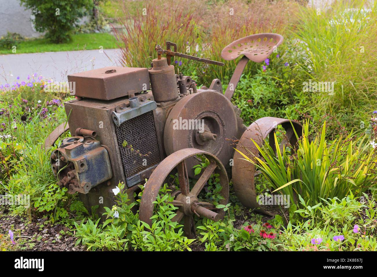 Tracteur ancien et rouillé, machine agricole, pièce de musée, voiture et tracteur musée, Jaegerhof, Gebhardsweiler, Uhlidingen-Muehlhofen Banque D'Images