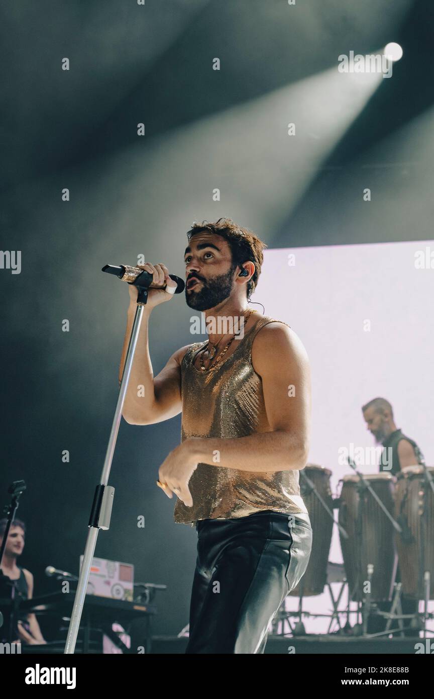 Rome, Italie. 22nd octobre 2022. Rome 22/10/2022 le concert de Marco Mengoni, après la visite dans les stades, au palalottomatica à la deuxième date romaine, s'est également soldée. Dans la photo Marco Mengoni crédit: Agence de photo indépendante/Alamy Live News Banque D'Images