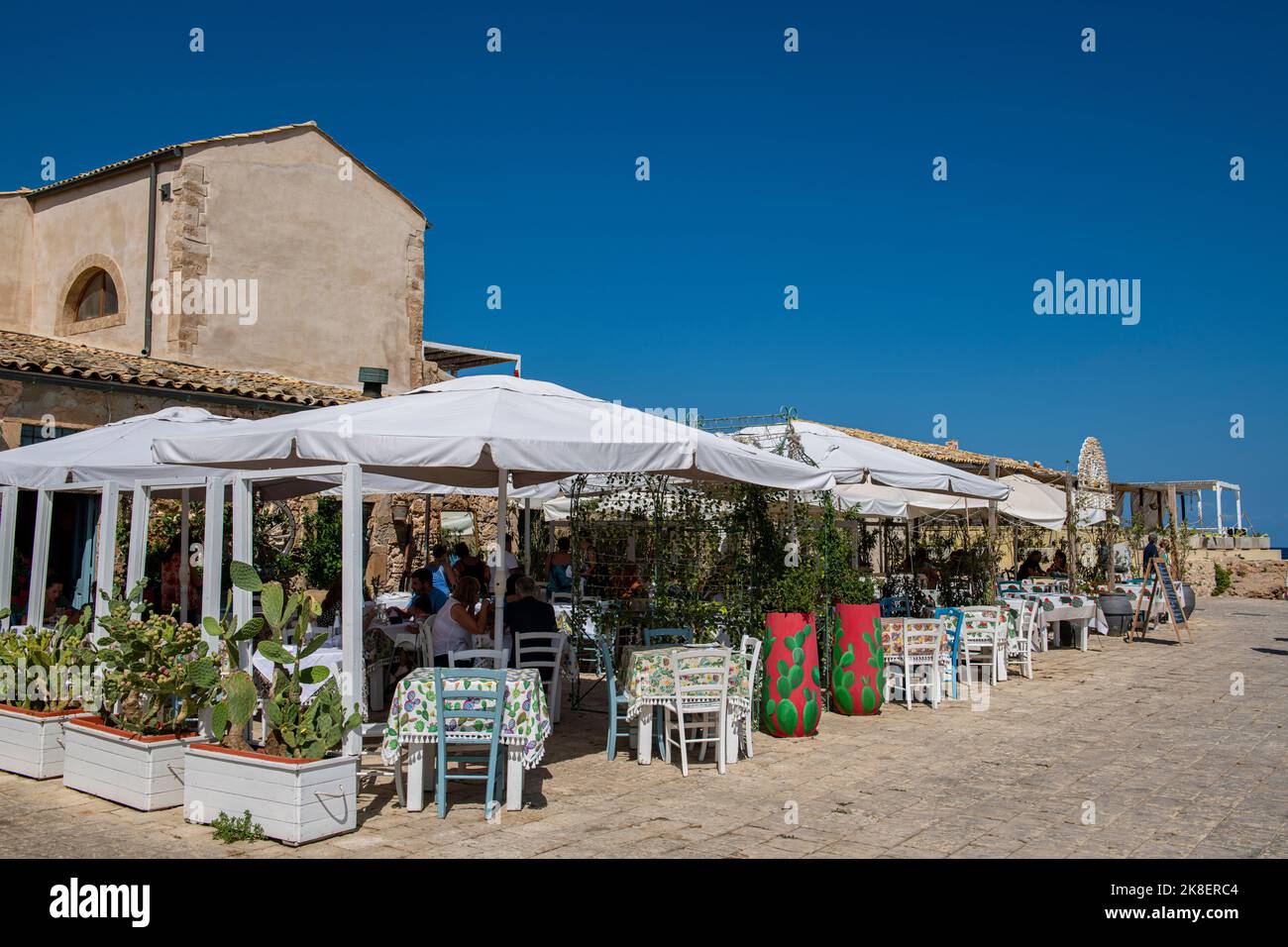 Le village historique Marzamemi, Syracuse, Sicile en été Banque D'Images