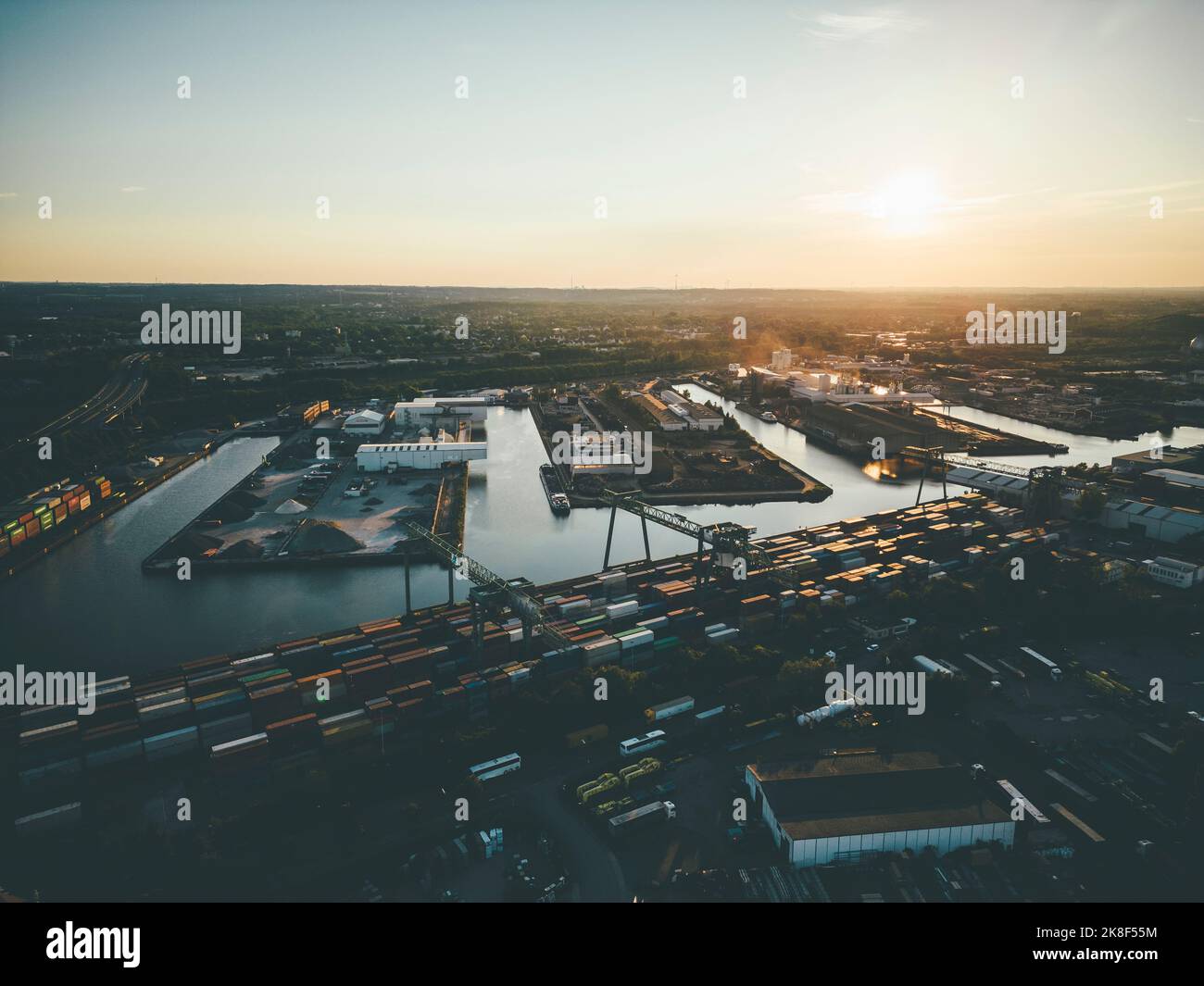 Quai commercial à Dortmund au coucher du soleil Banque D'Images