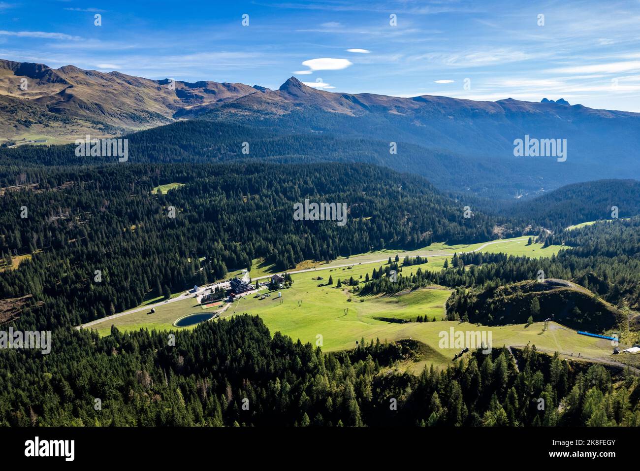 Italie, Trentin-Haut-Adige/Sudtirol, Drone vue sur le col de Kreuzberg Banque D'Images