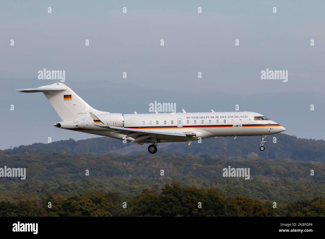 1404 14+04 Bombardier BD700 Global Express 5000 Luftwaffe German Air Force Cologne Bonn Airport 12/10/2022 EDDK CGN Banque D'Images