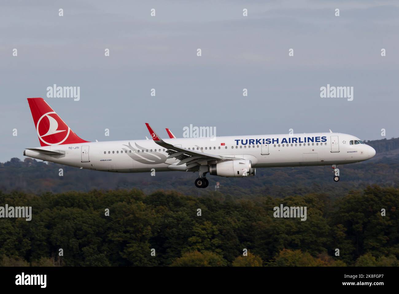 TC-JTI Airbus A321 Turkish Airlines Cologne Bonn Airport 12/10/2022 EDDK CGN Banque D'Images