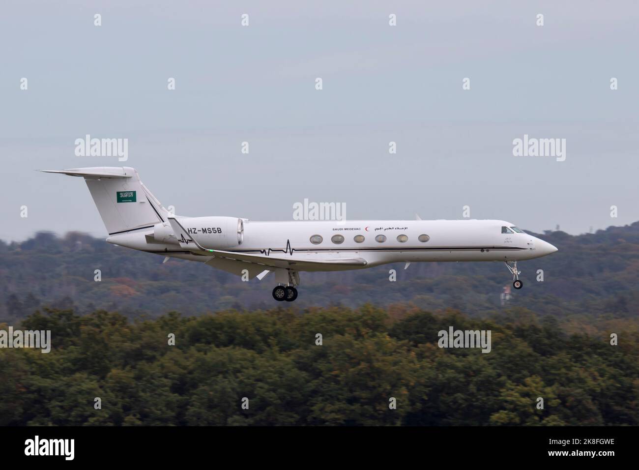 HZ-MS5B Gulfstream Aerospace Gulfstream 5 IV Saudi Aeromedical Evacuation Service Cologne Bonn Airport 12/10/2022 EDDK CGN Banque D'Images