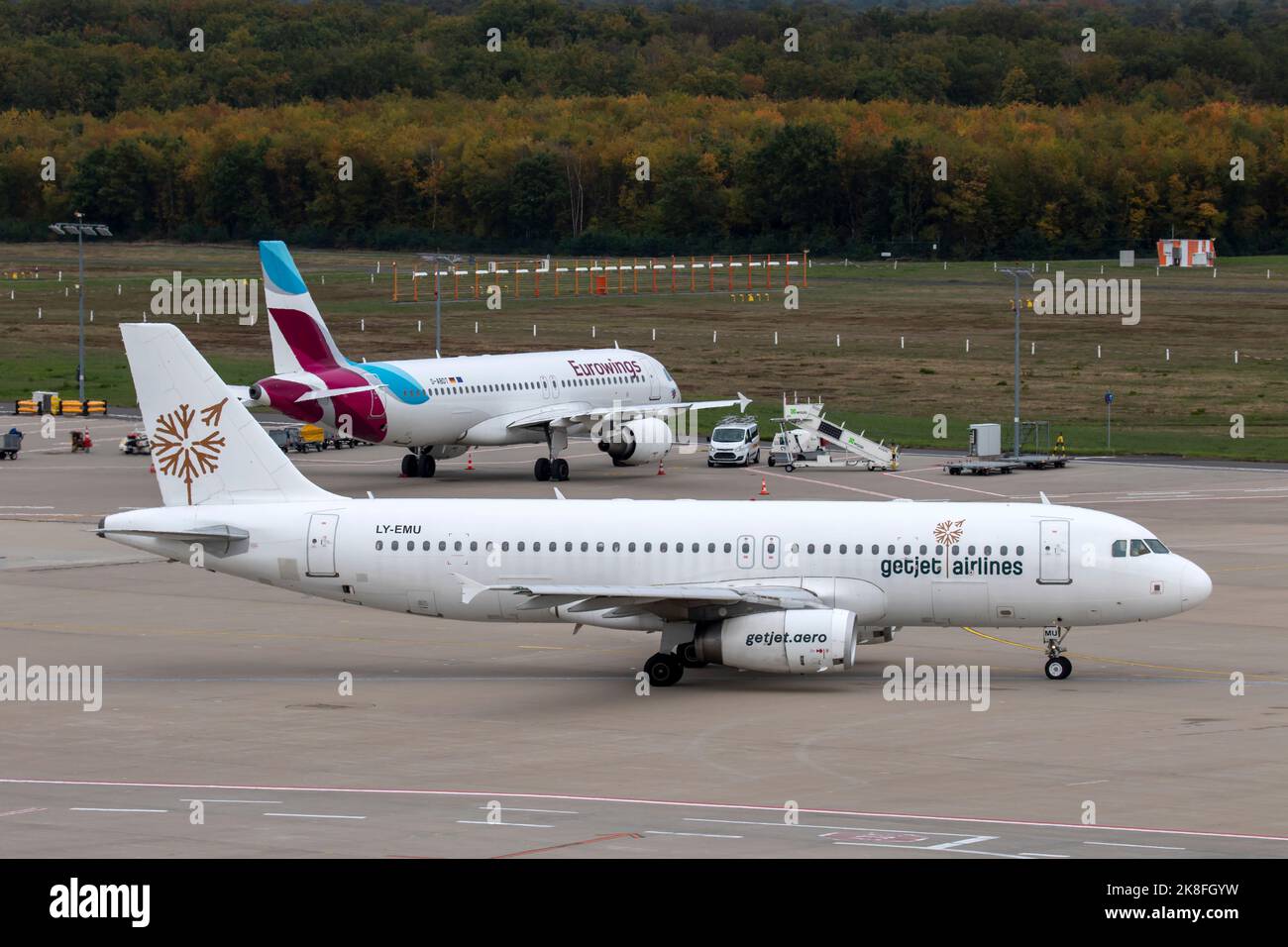 LY-EMU Airbus A320 GetJet Airlines aéroport de Cologne-Bonn 12/10/2022 EDDK CGN Banque D'Images