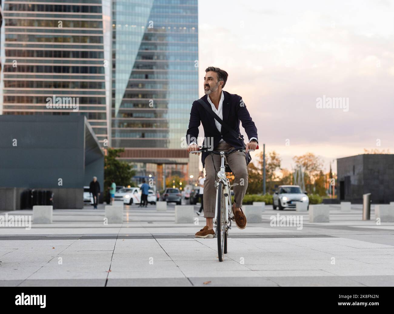 Route de passage à vélo en ville Banque D'Images