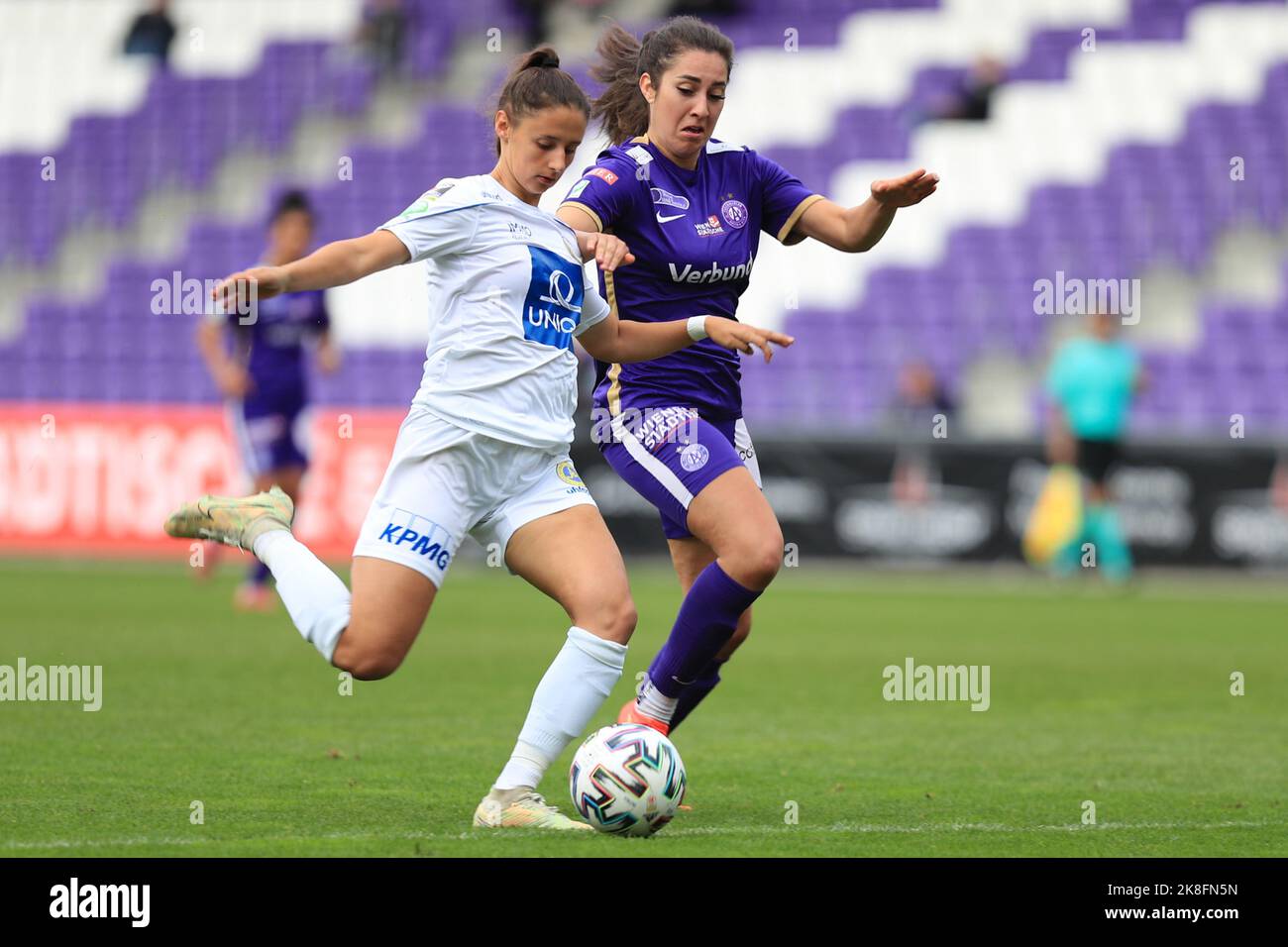 Isabel Aistleitner (Vienne) et Yvonne Weilharter (Autriche Wien) en action pendant la Planet Pure Frauen Bundesliga Match FK Autriche Wien vs First Vienna FC (Tom Seiss/ SPP) Credit: SPP Sport Press photo. /Alamy Live News Banque D'Images