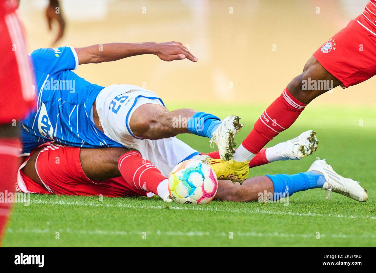 Munich, Allemagne. 22nd octobre 2022. Symbol footballeur dans le match TSG 1899 HOFFENHEIM - BAYERN MUENCHEN 0-2 1.Ligue allemande de football le 22 octobre 2022 à Hoffenheim, Allemagne. Saison 2022/2023, match jour 11, 1.Bundesliga, FCB, München, 11.Spieltag, München © Peter Schatz / Alamy Live News - LA RÉGLEMENTATION DFL INTERDIT TOUTE UTILISATION DE PHOTOGRAPHIES comme SÉQUENCES D'IMAGES et/ou QUASI-VIDÉO - Credit: Peter Schatz/Alamy Live News Banque D'Images