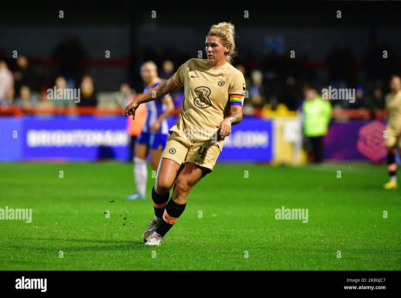 Crawley, Royaume-Uni. 23rd octobre 2022. Millie Bright de Chelsea lors du match de Super League féminin de la FA entre Brighton & Hove Albion Women et Chelsea LFC au stade de retraite du peuple sur 23 octobre 2022 à Crawley, au Royaume-Uni. (Photo de Jeff Mood/phcimages.com) Credit: PHC Images/Alamy Live News Banque D'Images