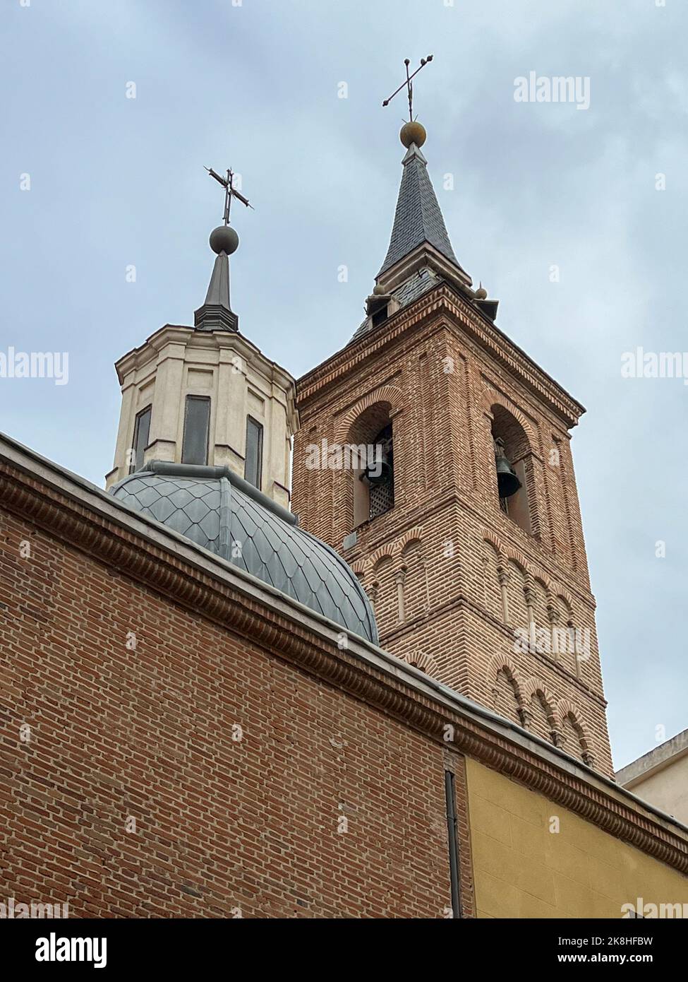 Façade baroque de l'église Saint-Nicolas (Iglesia de San Nicolás) à Madrid, Espagne Banque D'Images