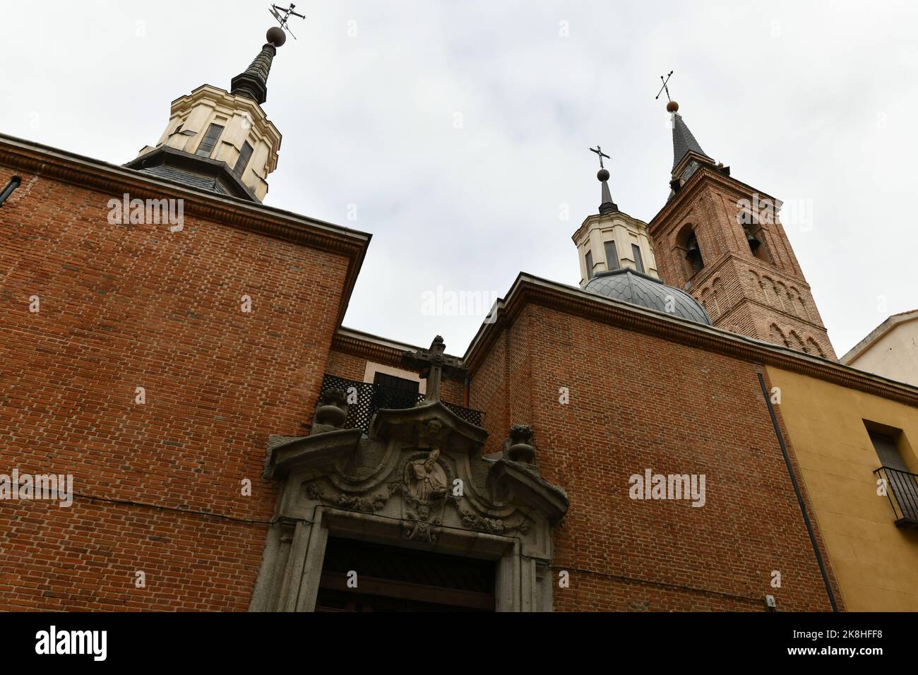 Façade baroque de l'église Saint-Nicolas (Iglesia de San Nicolás) à Madrid, Espagne Banque D'Images