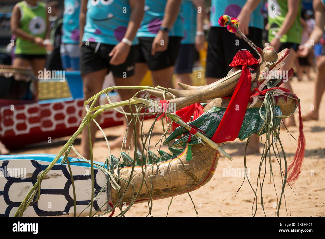 Détail de la figurine dragon d'un bateau au Dragon Boat Festival à Tai Pak Beach, Discovery Bay, île Lantau, Hong Kong, 2017 Banque D'Images