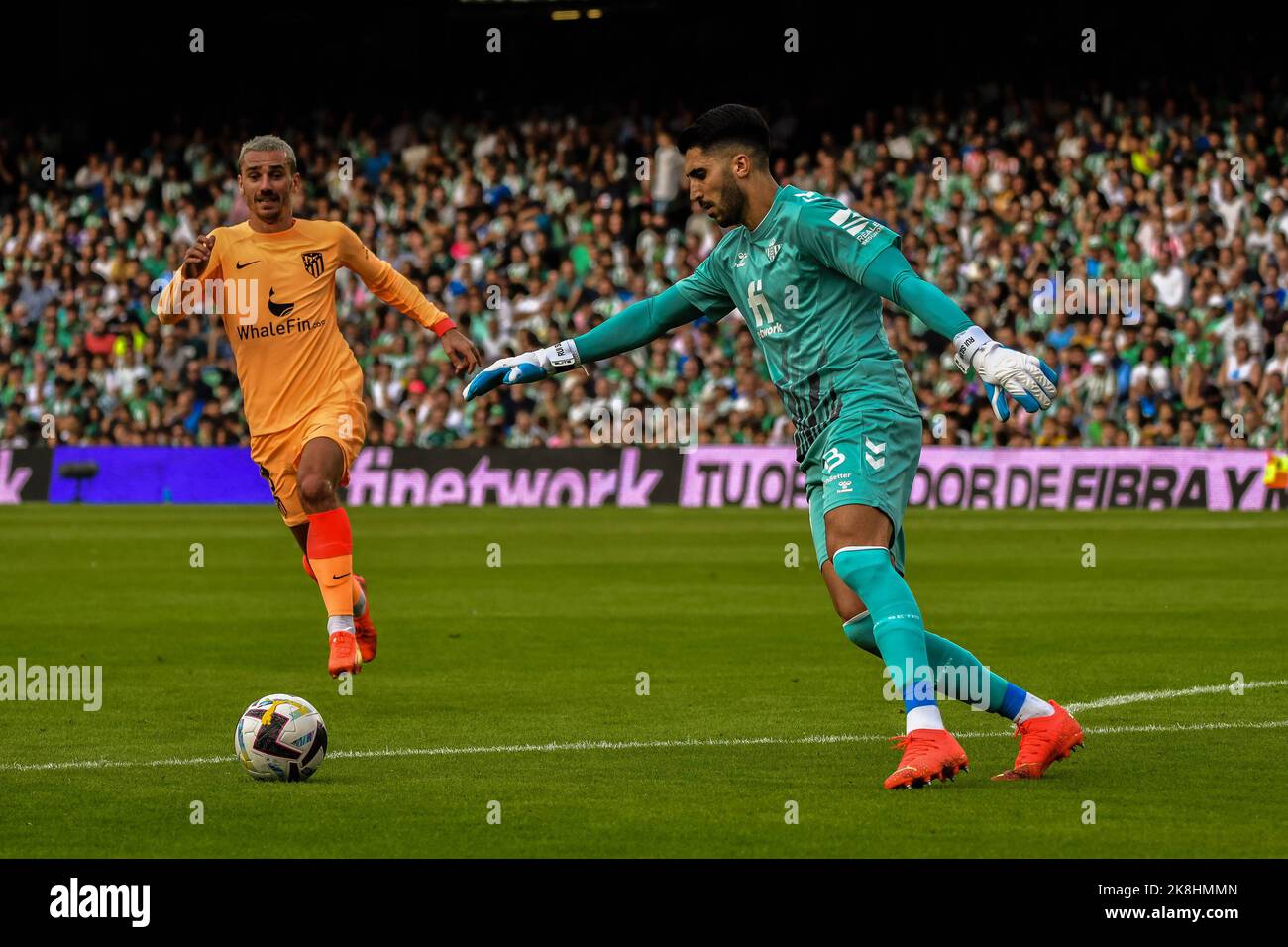 SÉVILLE, ESPAGNE - OCTOBRE 23: Rui Silva de Real Betis Balompie passe le ballon pendant le match entre Real Betis Balompie et Atletico de Madrid CF de la Liga Santander sur 27 août 2022 à Mestalla à Valence, Espagne. (Photo de Samuel Carreño/PxImages) Banque D'Images