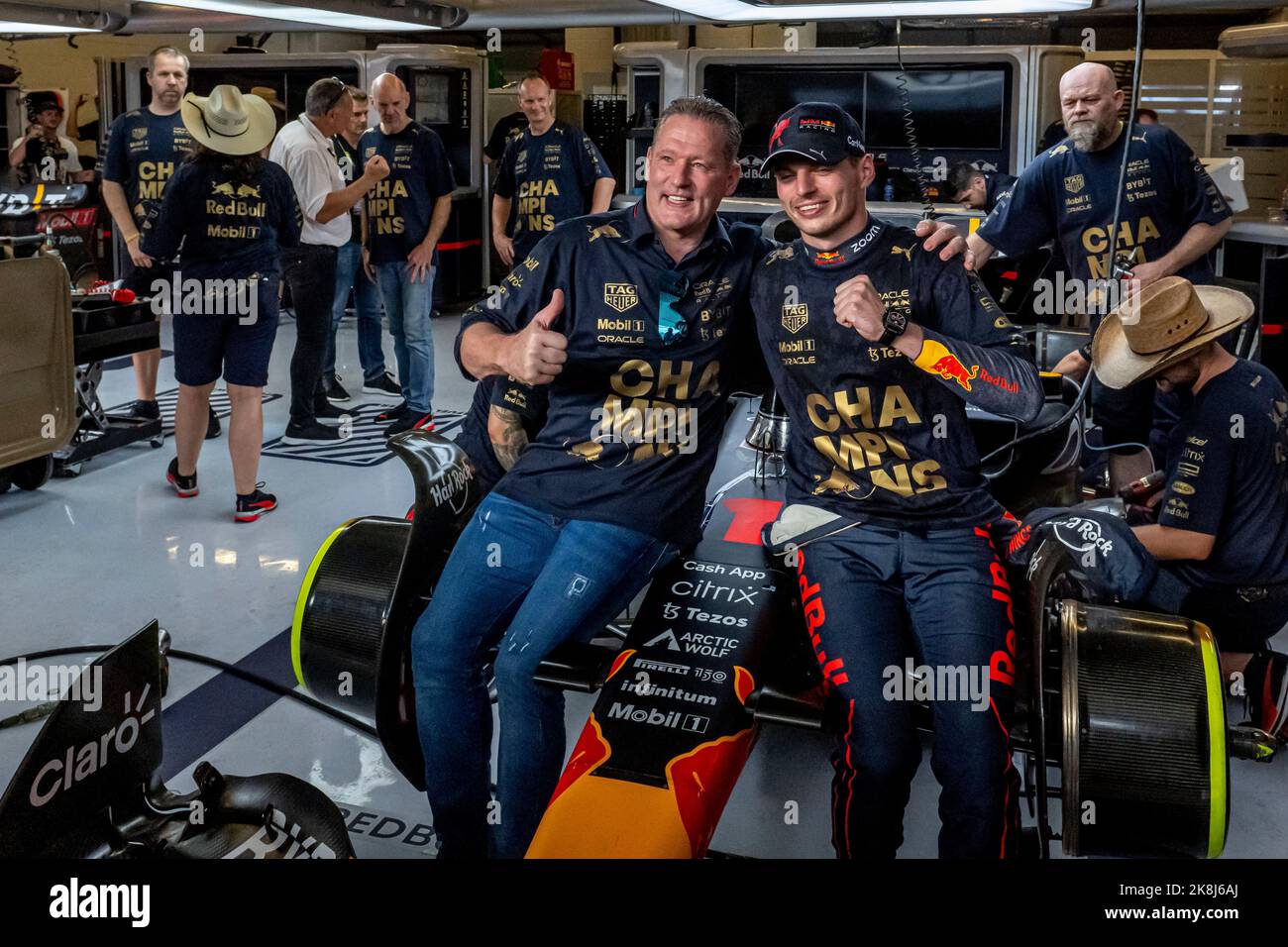 Austin, Texas, États-Unis, 24th Oct 2022, Max Verstappen, Des pays-Bas rivalise pour Red Bull Racing. Journée de course, tour 19 du championnat de Formule 1 2022. Crédit : Michael Potts/Alay Live News Banque D'Images