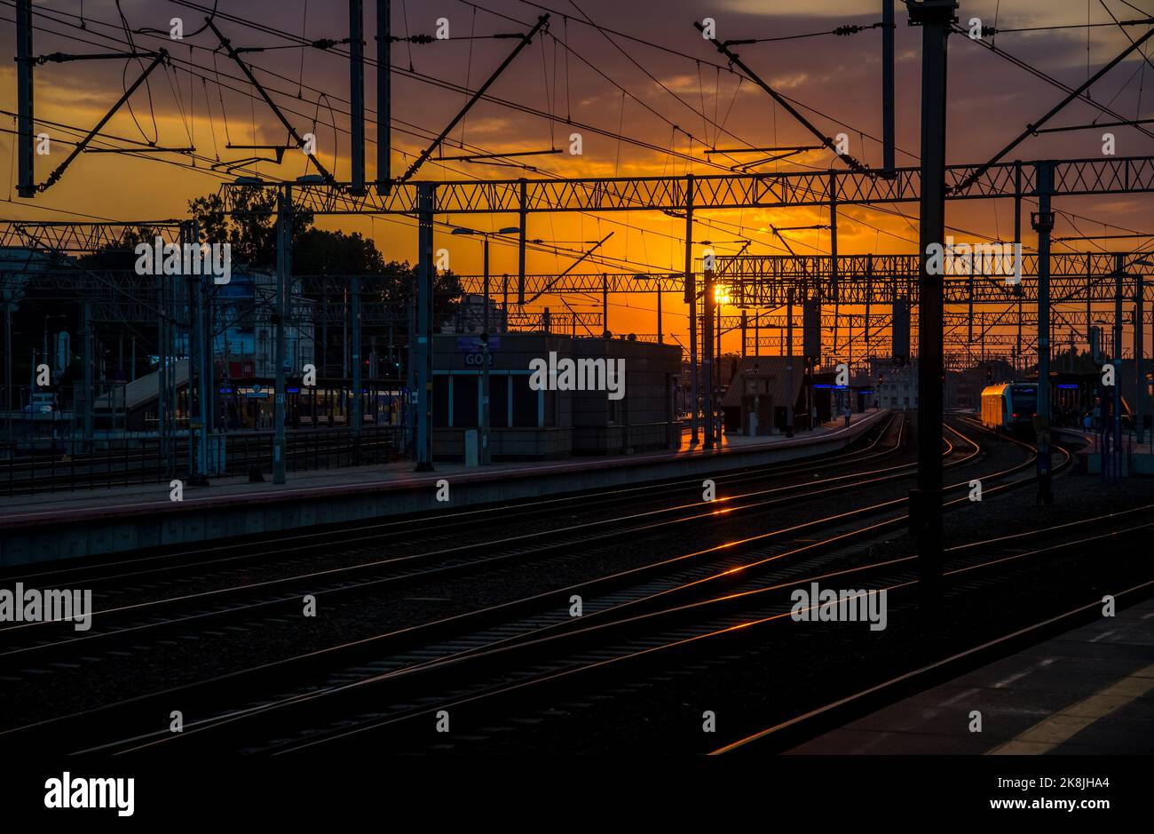 Gdynia, Pologne - 27 juillet 2018 : la gare principale de Gdynia (en polonais : Gdynia Glowna) est la principale gare qui dessert la ville de Gdynia, dans la région de Poméranie Banque D'Images