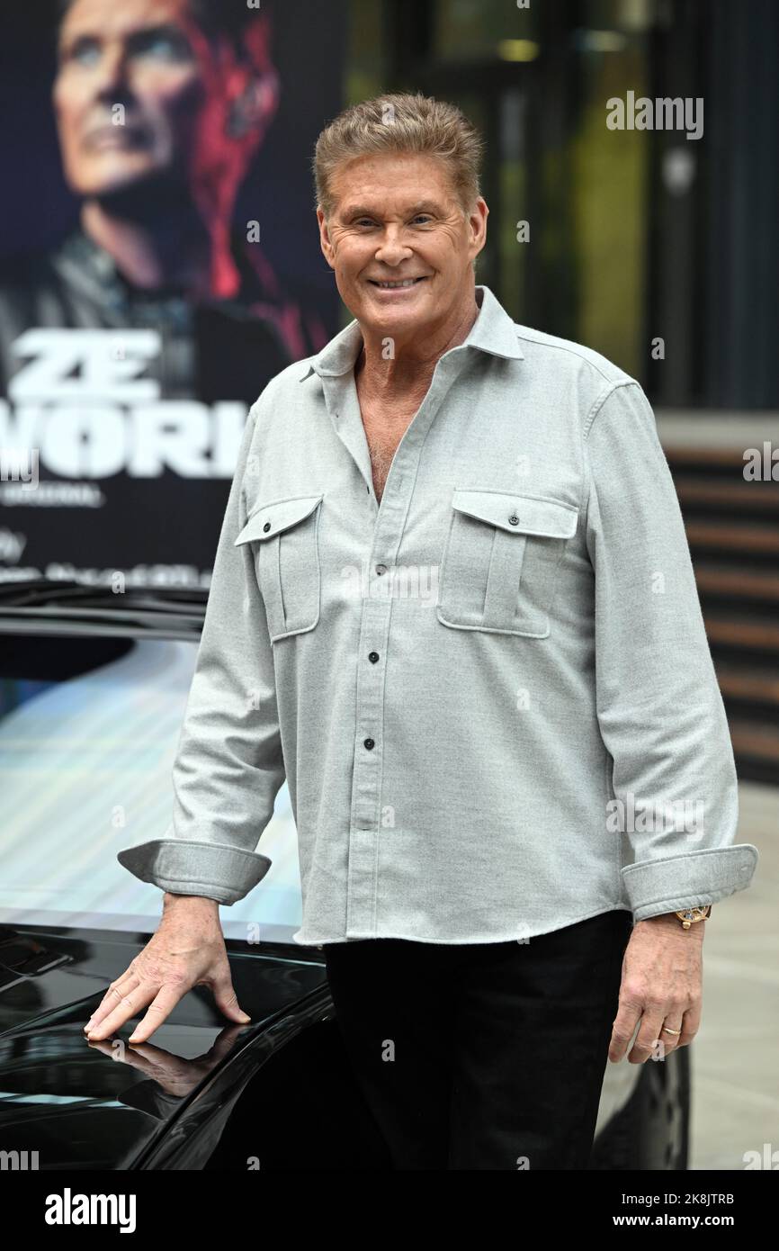 Cologne, Allemagne. 24th octobre 2022. David Hasselhoff, l'acteur pose devant la caméra. Hasselhoff présente la nouvelle production RTL 'Ze Network. Credit: Federico Gambarini/dpa/Alay Live News Banque D'Images