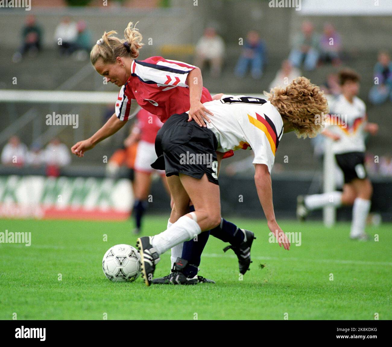 Aalborg, Danemark 19910714 Championnat d'Europe de football pour femmes à Ålborg. La finale a été remportée par l'Allemagne. Norvège-Allemagne 1-3. Linda Medalen en action. Photo: Agnete Brun / NTB Banque D'Images