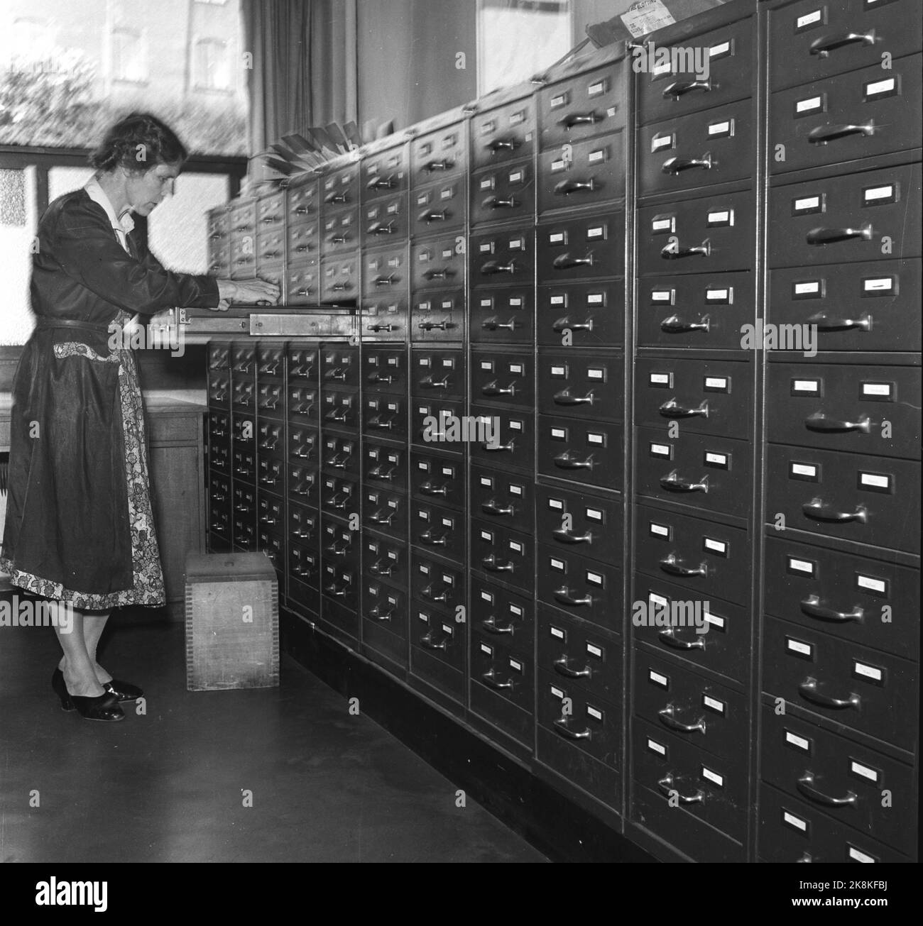 Oslo 1952 Bilde Nr 8 Bld s rie Som Viser Hvordan Det G r For Seg N r oslo-1952-bilde-nr-8-bld-s-rie-som-viser-hvordan-det-g-r-for-seg-n-r