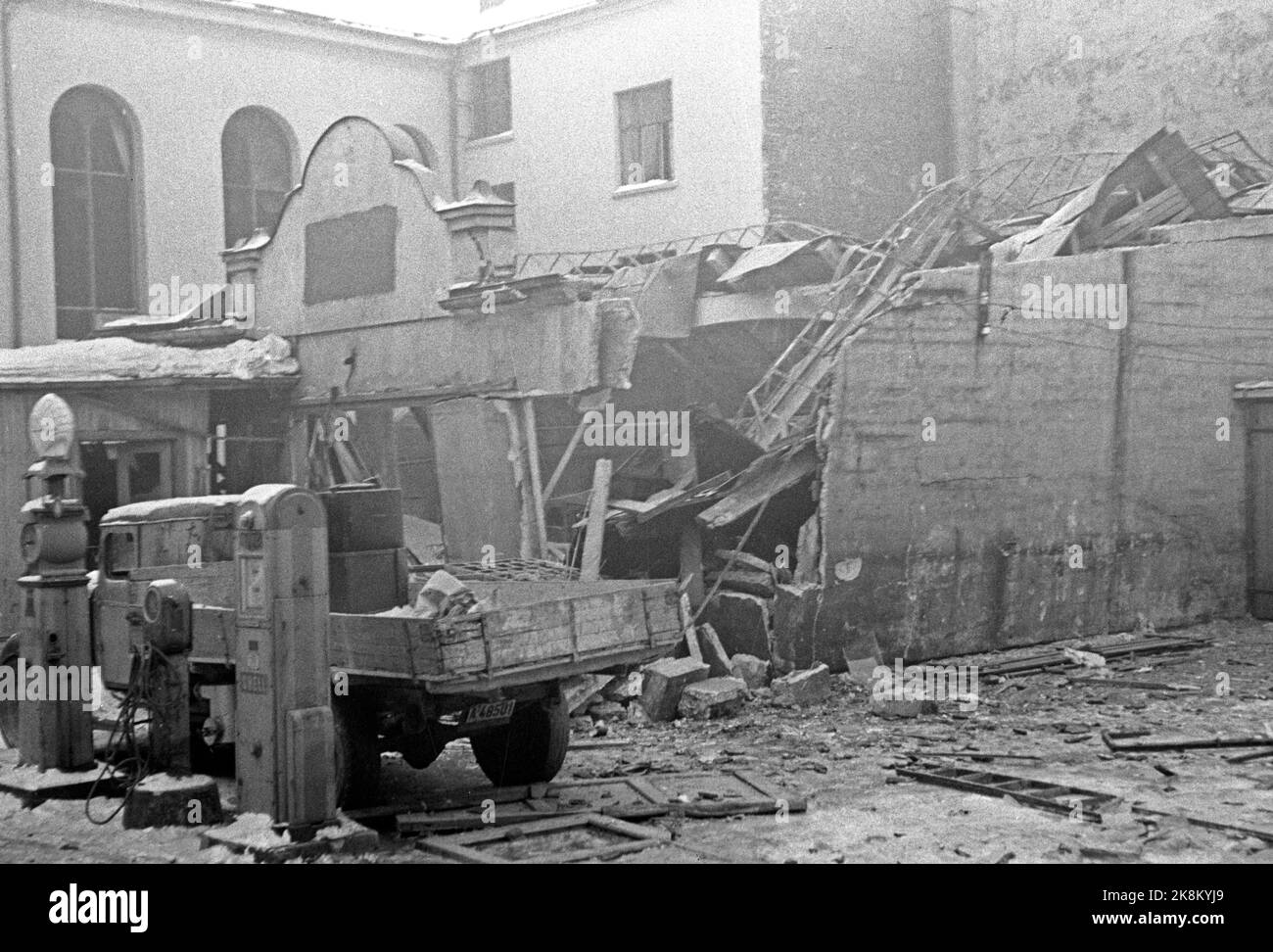 WW2 Oslo 19450201 explosion dans la station-service d'Isberg. Sabotage. Photo: NTB *** photo non traitée ***** Banque D'Images