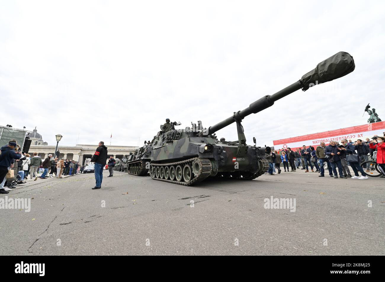 Vienne, Autriche. 24th octobre 2022. Préparation du spectacle de l'armée fédérale autrichienne (Bundesheer) sur la place des héros à Vienne. Crédit : Franz PERC/Alay Live News Banque D'Images