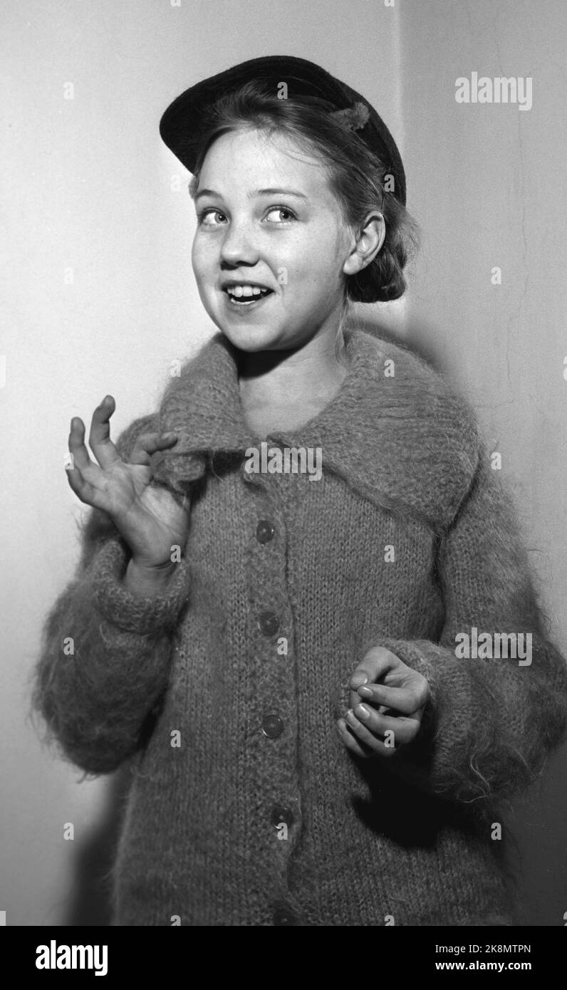 Horten 19600116. L'enfant vedette Grethe Kausland 'Little Grethe' a 12 ans. Quand Grethe avait 7 ans, elle chanta dans le premier visa pour enfant. Elle a derrière elle 5 films et 12 enregistrements de gramophone. Photo: Ivar Aaserud courant / NTB Banque D'Images