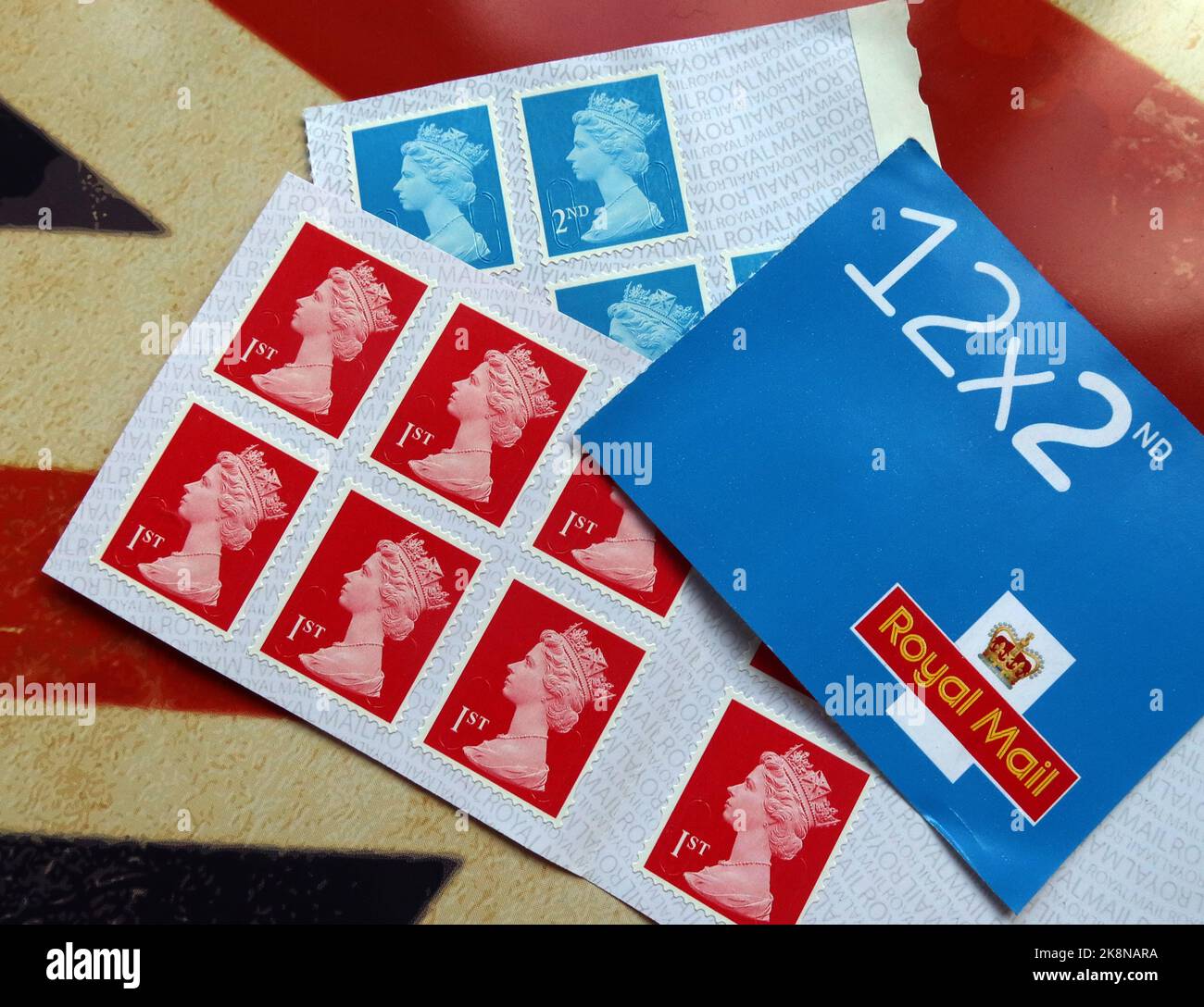 Livres de timbres des classes 2nd et 1st du Royal Mail avant la date limite du 31st janvier 2023 Banque D'Images