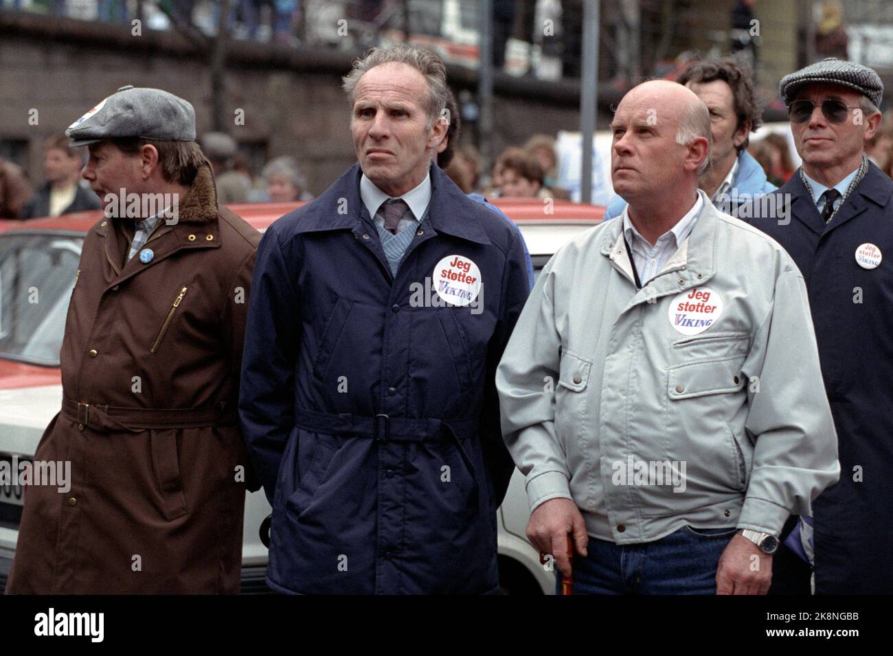 8 avril 1991 d'Oslo. Viking Tyres production A/S des milliers de syndicats et d'autres de l'Indre Østfold ont manifesté lundi à Oslo pour protester contre ce qui est perçu comme diffusé par le gouvernement dans l'affaire Viking-Askim. Le conseil d'administration a décidé de l'annulation de la production de 13 mars 1991 avant le début de l'année. La décision a été prise contre les deux votes des employés. Photo: Terje Bendiksby / NTB / NTB Banque D'Images