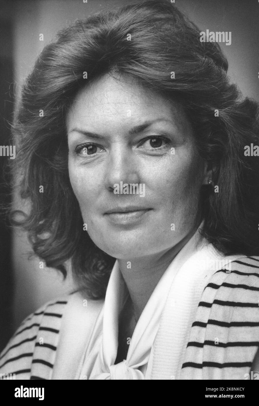 Oslo 20040703 l'avocate Ellen Moen est morte, âgée de 57 ans. Elle a péri dans un accident de circonscription à Marbella en Espagne. Ellen Moen a d'abord formé comme journaliste et a travaillé comme journaliste et présentateur de nouvelles à Dagsrevyen en 70s. Plus tard, elle a étudié le droit et a commencé en 1980s comme avocate au personnel de Tor Erlin. Photo de 1987. Archive NTB. Banque D'Images