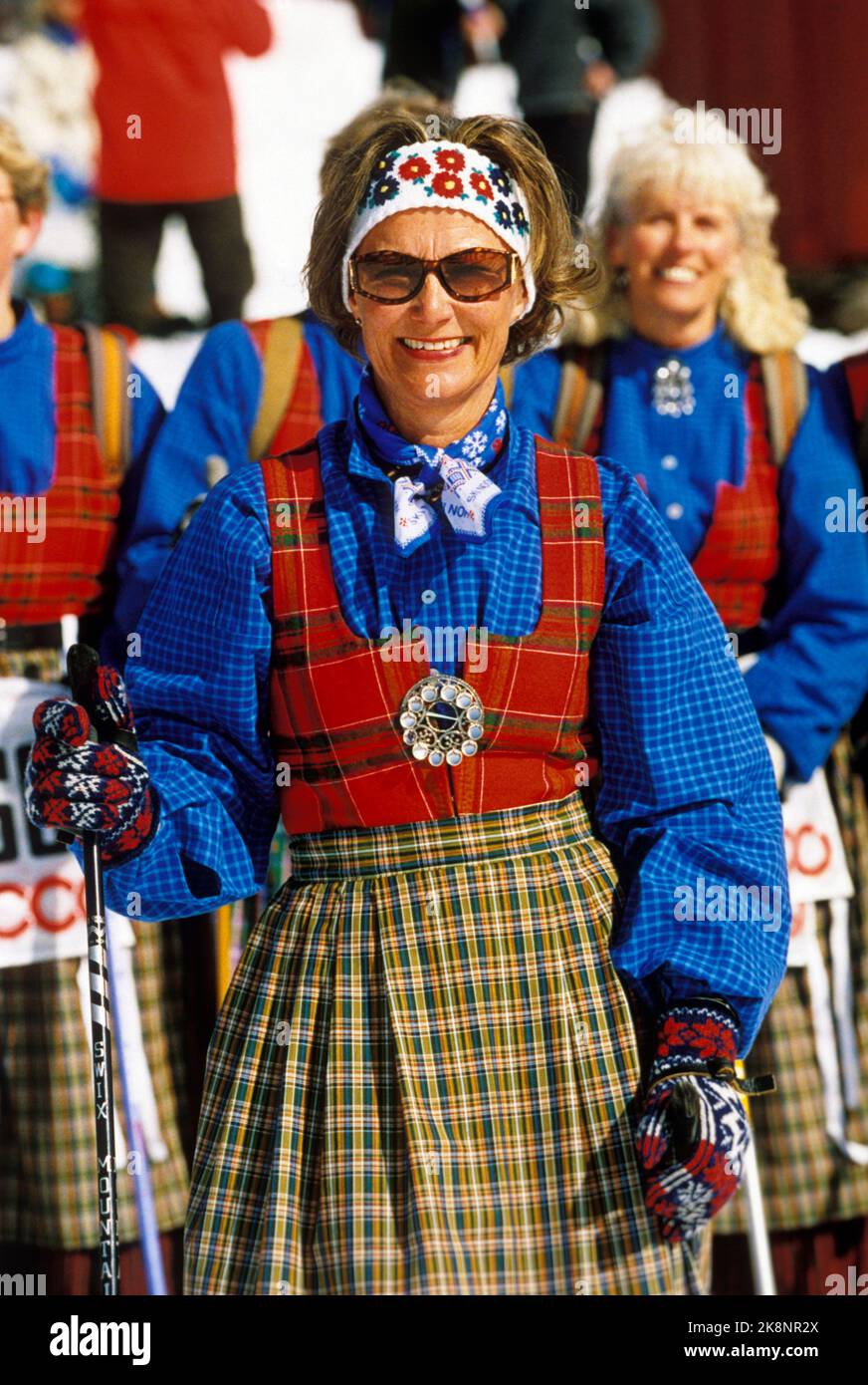10 avril 1993 Sikkilsdalen. Le couple royal célèbre Pâques. Ici la reine Sonja à Skirenn, 'Kjerringleppet'. Photo; Lise Åserud / NTB / NTB Banque D'Images
