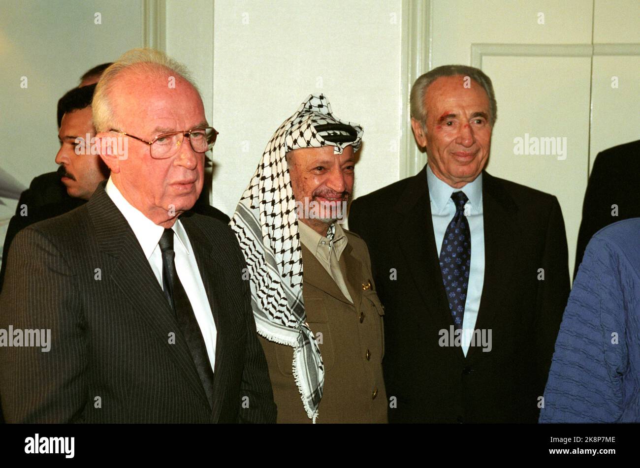 Oslo 19941209: De gauche Yitzhak Rabin, Yasser Arafat et Shimon Peres qui se sont vu décerner un prix de la paix pour 1994. Ici pendant le dîner au Grand Hotel. Photo: Lise Åserud NTB / NTB Banque D'Images