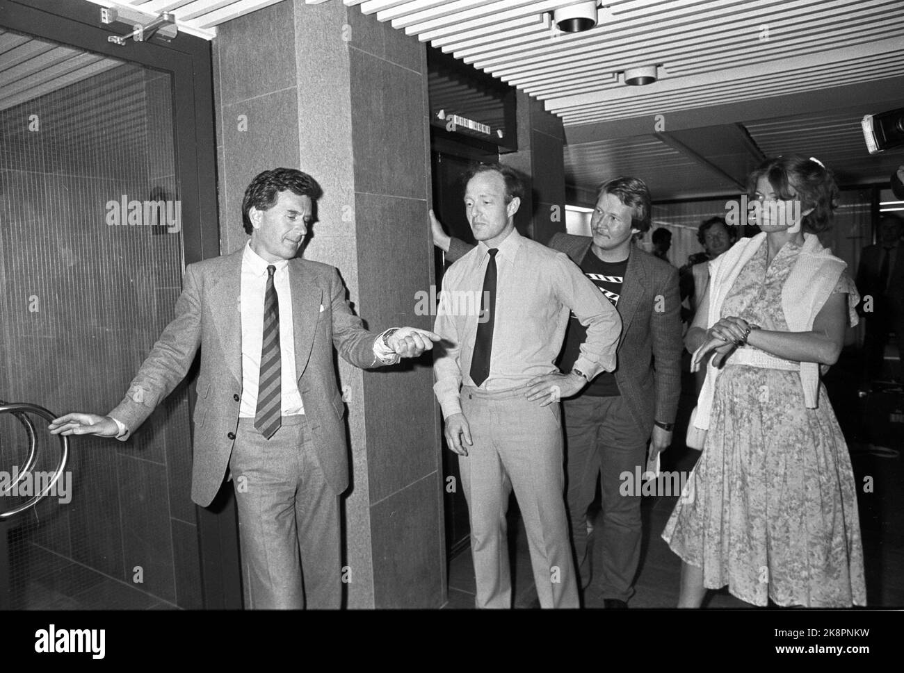 Médiation nationale Banque d'images noir et blanc - Alamy