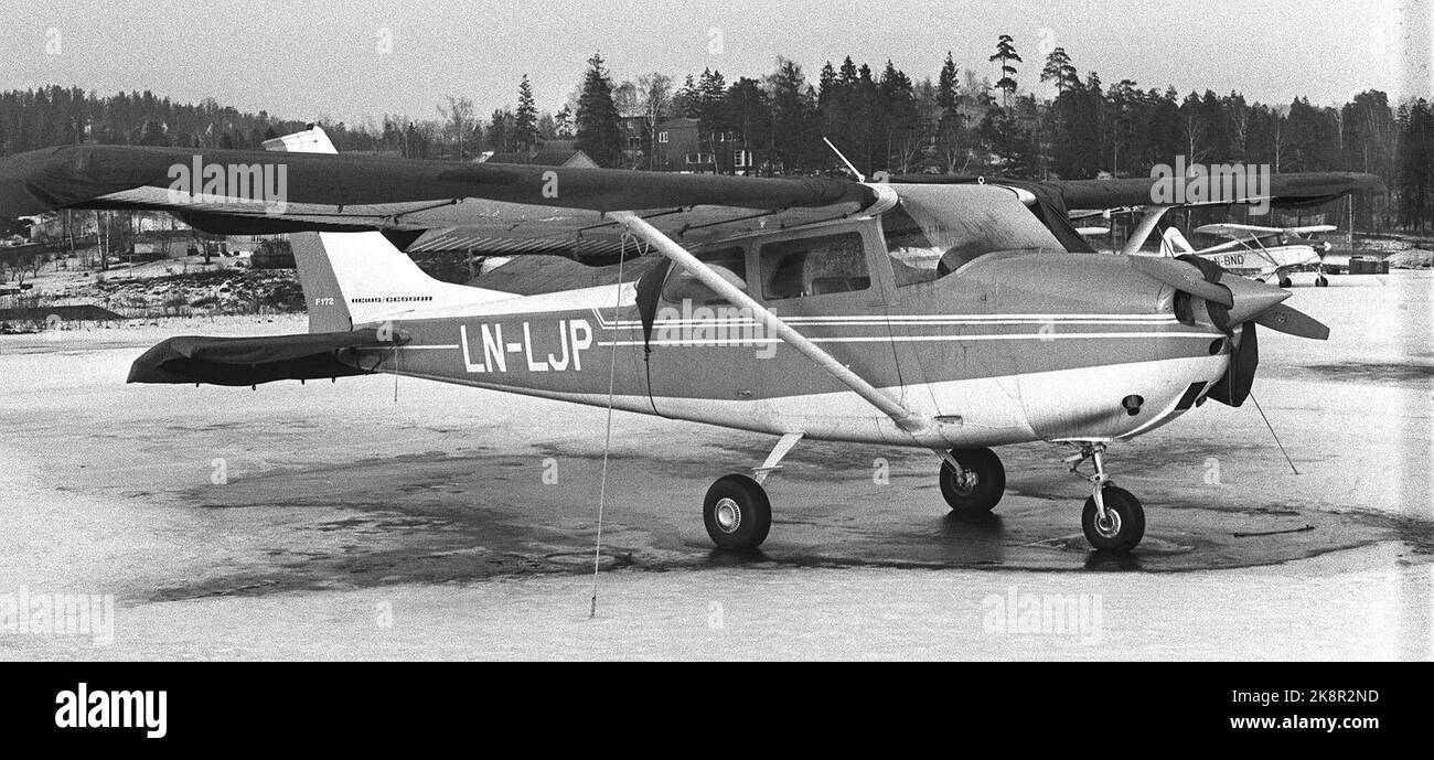 Deux petits vols au départ de Grenland Flyklubb entrent en collision avec le TÉMARQUE 22 juin 1995. - 4 péris, dont 3 enfants. Il y avait deux avions de ce type, Cessna 172, qui ont percuté un accident d'avion au-dessus de Telemark. Un des avions débarqua en bon état sur le dos de la chèvre, tandis que l'autre s'écrasa à Asdal à Bambule. Photo archive NTB / ntb Banque D'Images