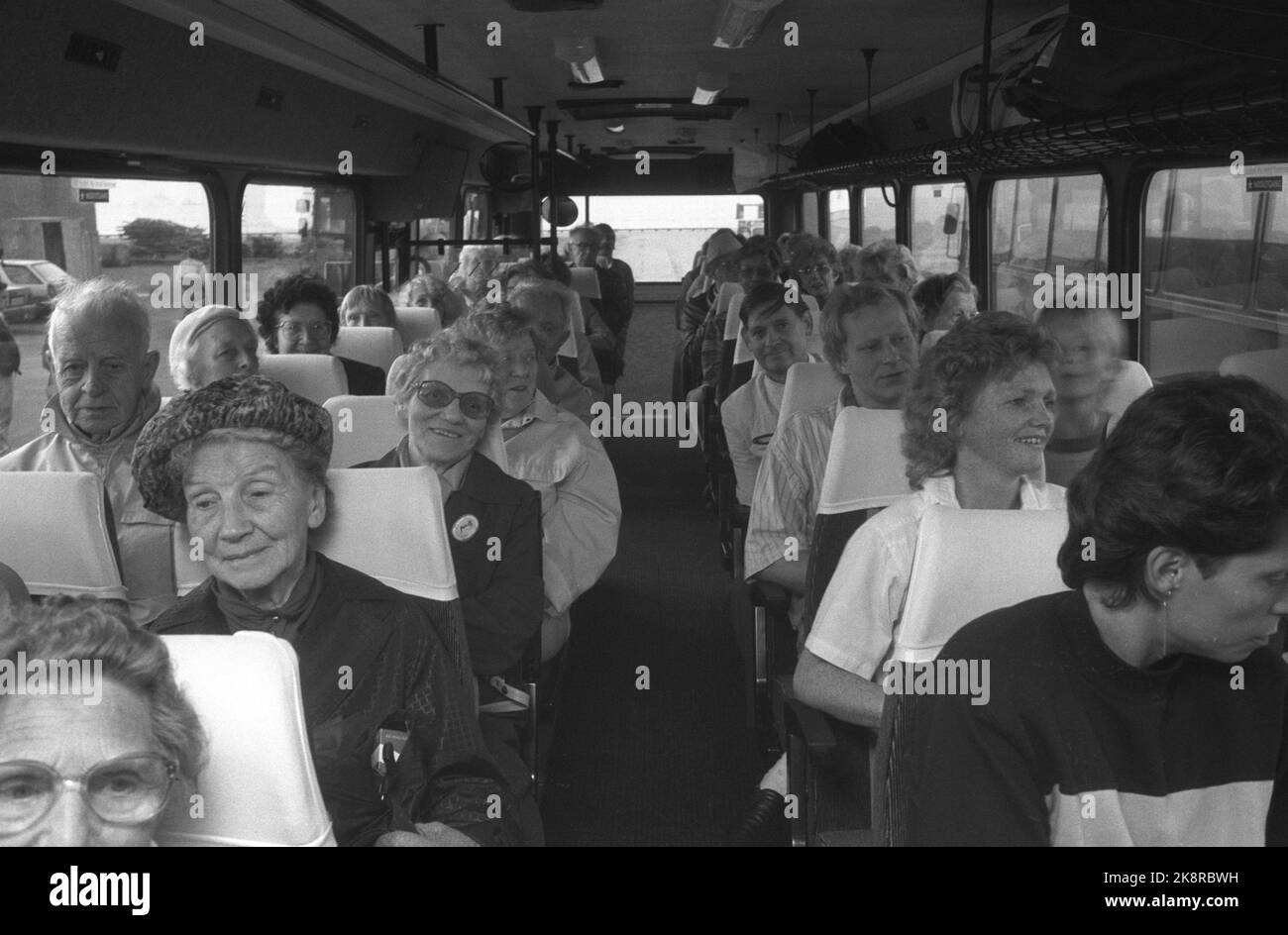 9 septembre 1988 d'Oslo. Passagers de Burnt Holger Danish assis dans le bus qui les transporteront. Photo: Bjørn-owe Holmberg / NTB / NTB Banque D'Images