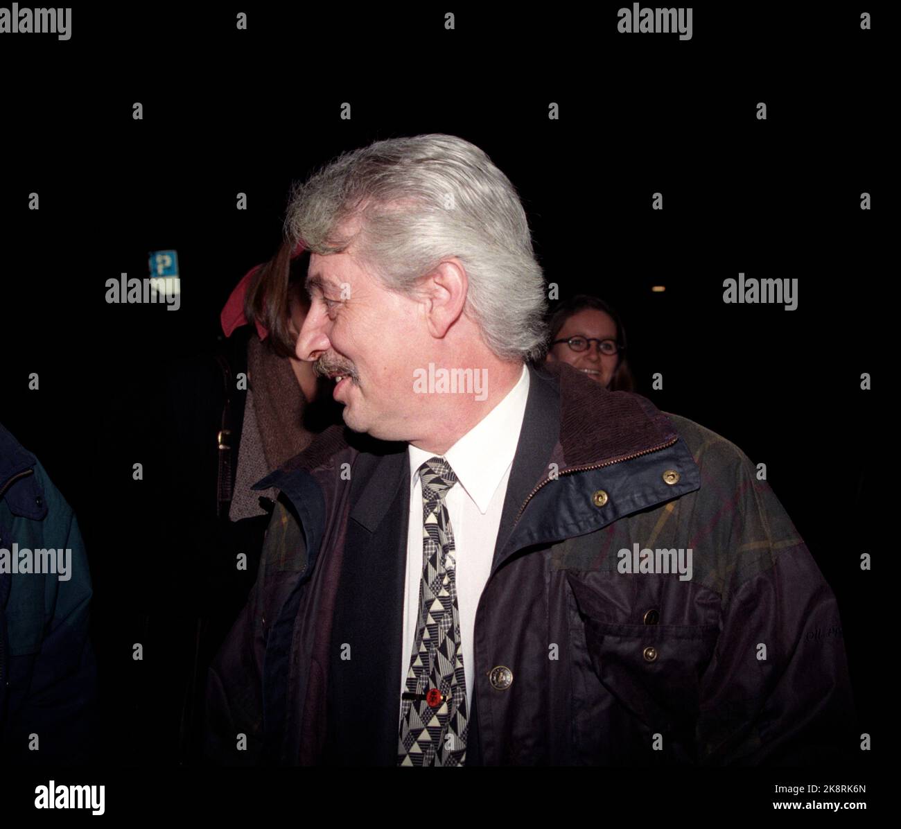 23 octobre 1996 d'Oslo. Le ministre de la Défense Jørgen Kosmo arrive au Parkveien 45 pour le dernier dîner avec Gro H. Brundtland comme premier ministre. Photo; Cornelius Poppe / NTB Banque D'Images