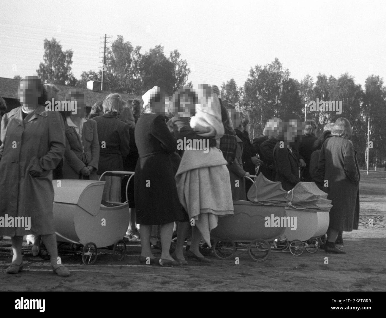 1946. Les filles norvégiennes et allemandes se rendent en Allemagne avec leurs enfants. Les femmes qui avaient été une petite amie avec / ont eu des enfants avec des soldats allemands pendant la guerre ont été appelées allemand et Landswind. Photo: NTB Banque D'Images