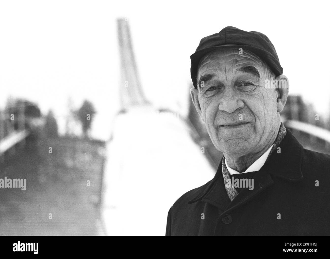 Oslo 19720115. Le « deuxième roi de ski » de Norvège avant la guerre, Johan Grøttumsbrunåten photographié à Holmenkollbakken. Il a remporté trois médailles d'or olympiques et trois médailles d'or de la coupe du monde ainsi que neuf trophées royaux et plusieurs autres prix. Il a reçu la médaille Holmenkoll en 1924. Photo: Ivar Aaserud courant / NTB Banque D'Images