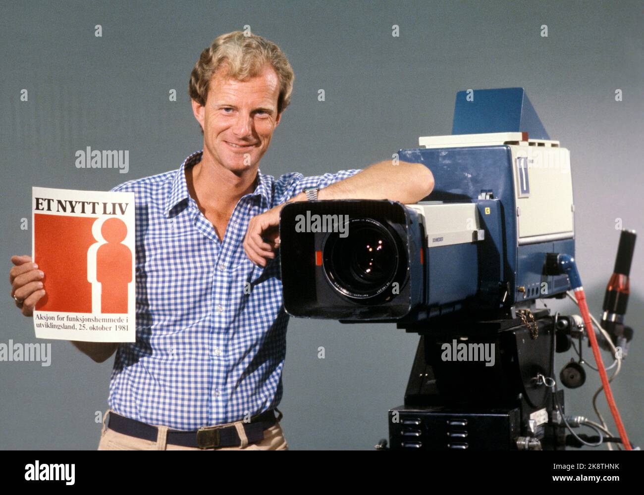 Oslo 1981: Einar Lunde, journaliste du NRK, a photographié dans le studio du NRK dans le cadre de la campagne télévisée "Une nouvelle vie". Photo: Per Løchen / NTB / NTB Banque D'Images