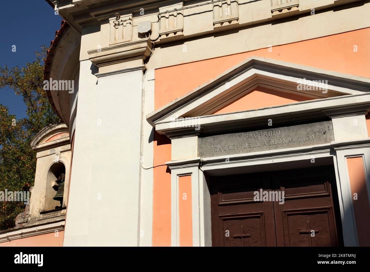 Mémorial de la Force aérienne / Sacario dei Caduti dell'Aeronautica (anciennement l'église de San Filomena), Caserta, Italie. Banque D'Images